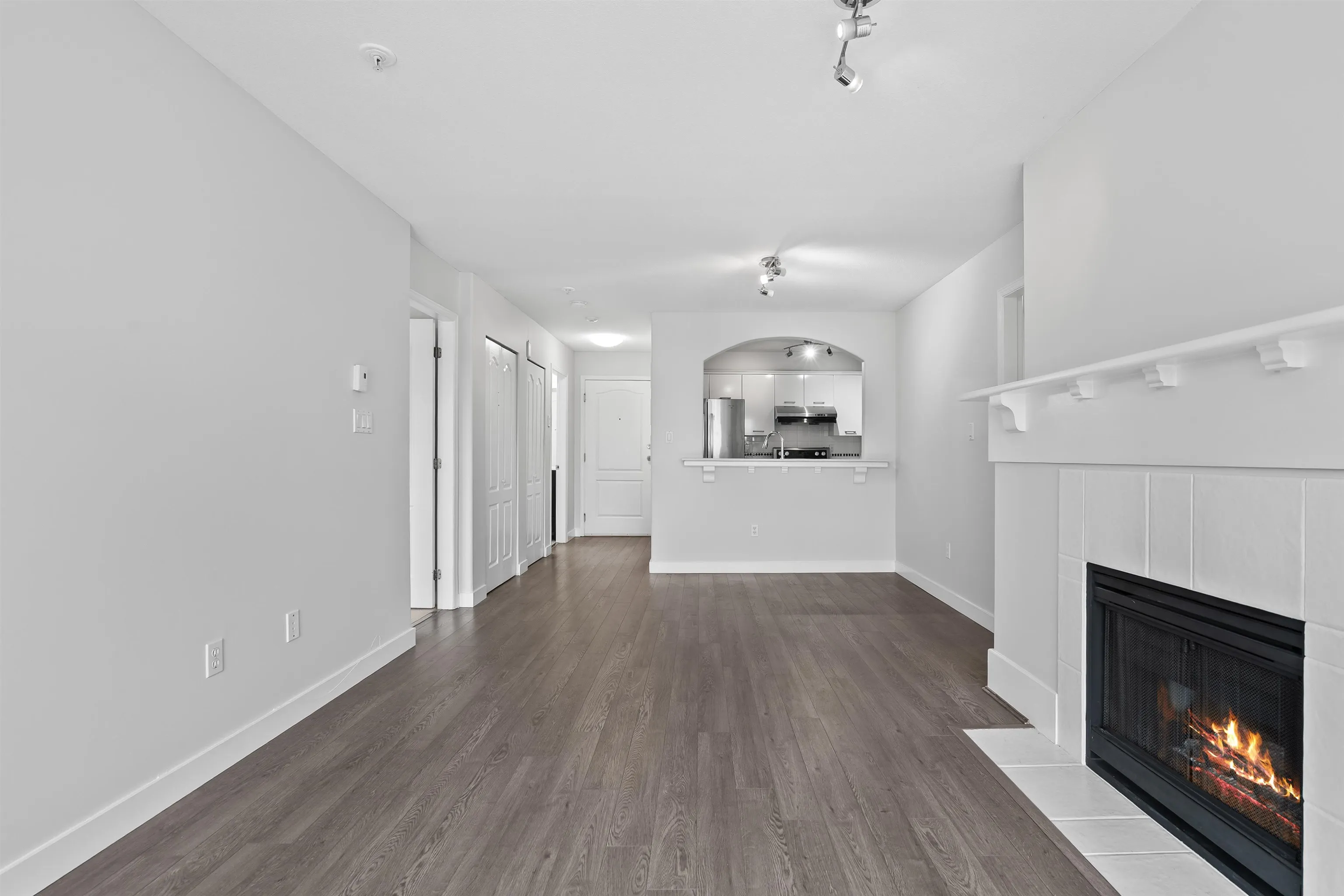 5500 Lynas Lane #304