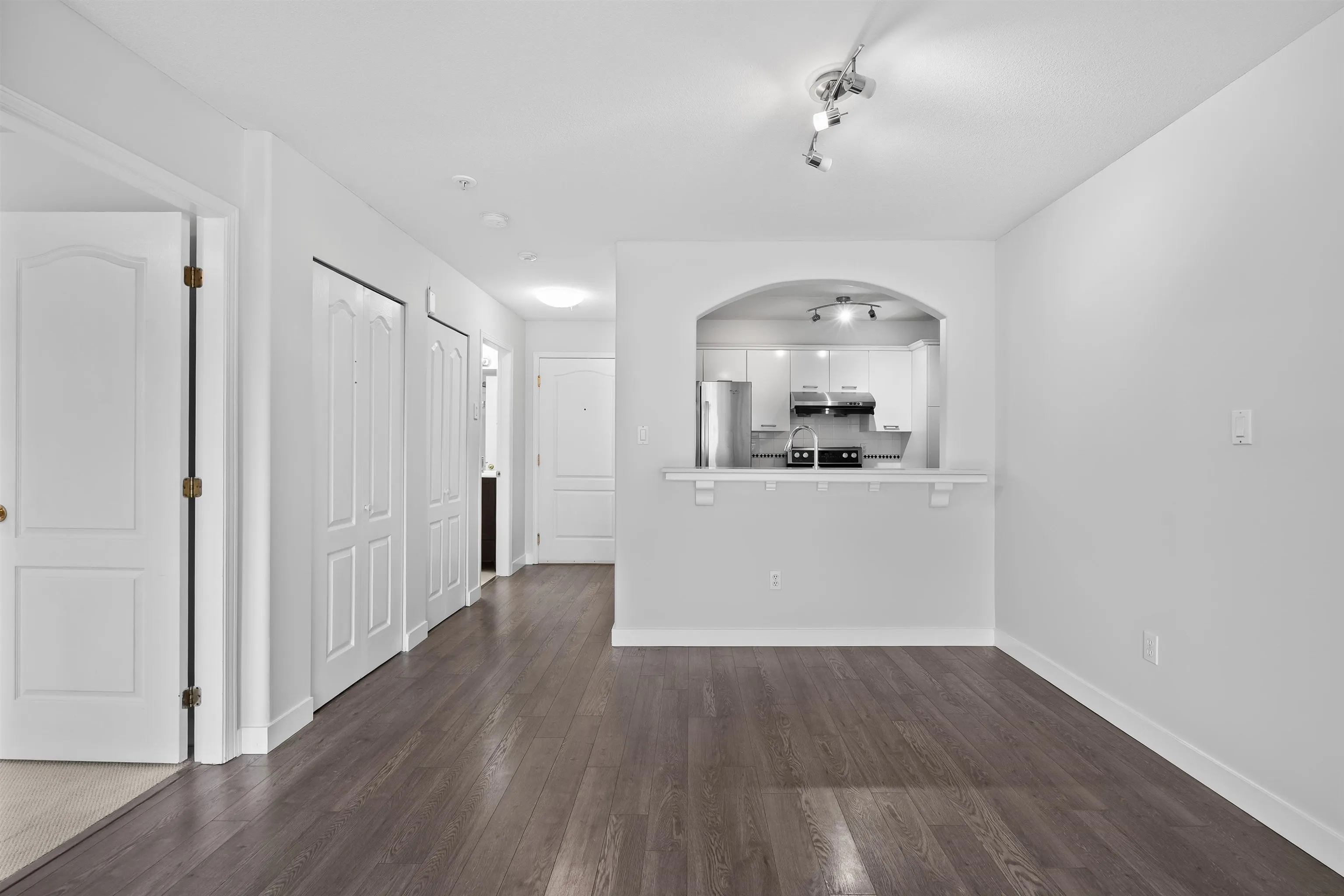 5500 Lynas Lane #304