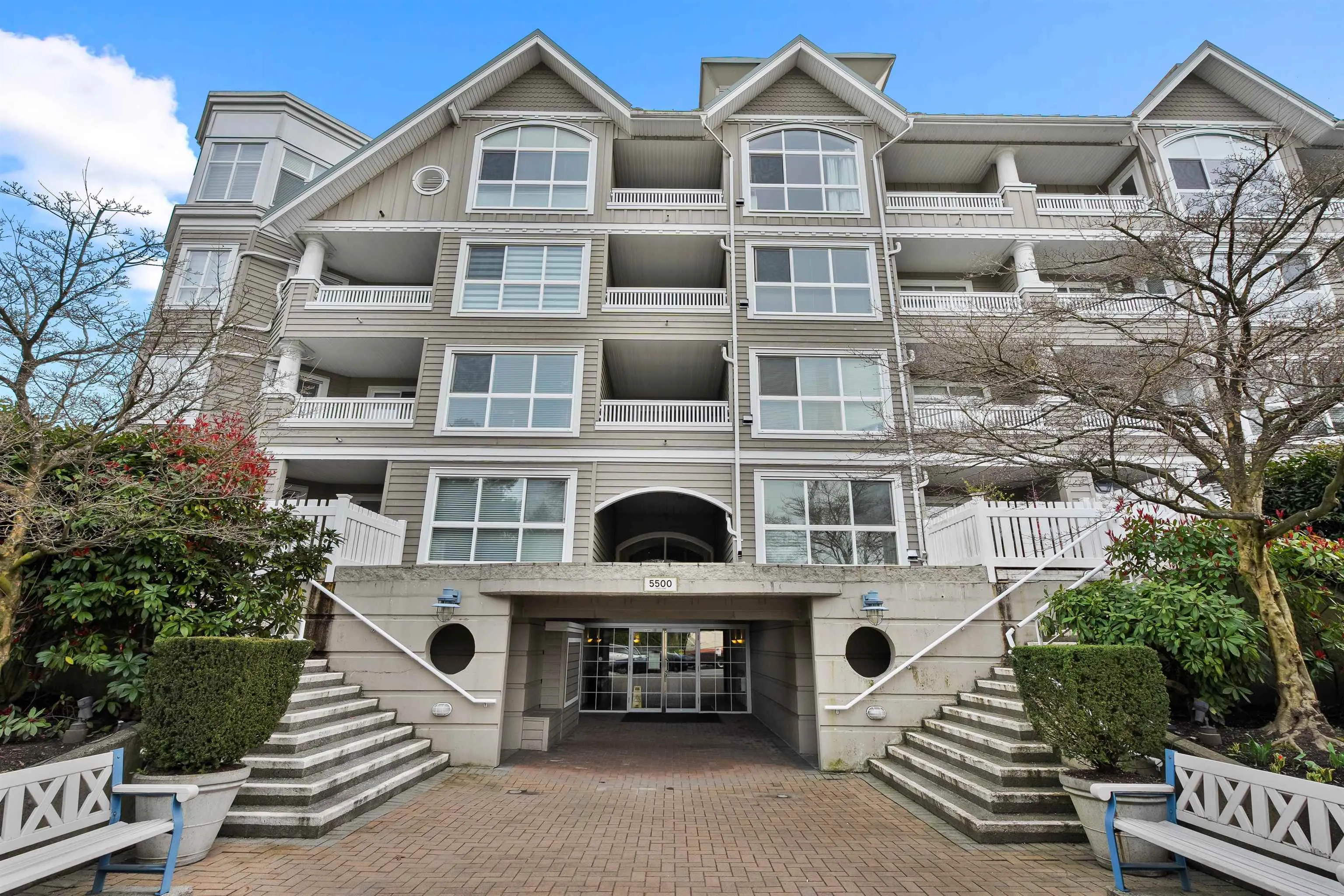 5500 Lynas Lane #304