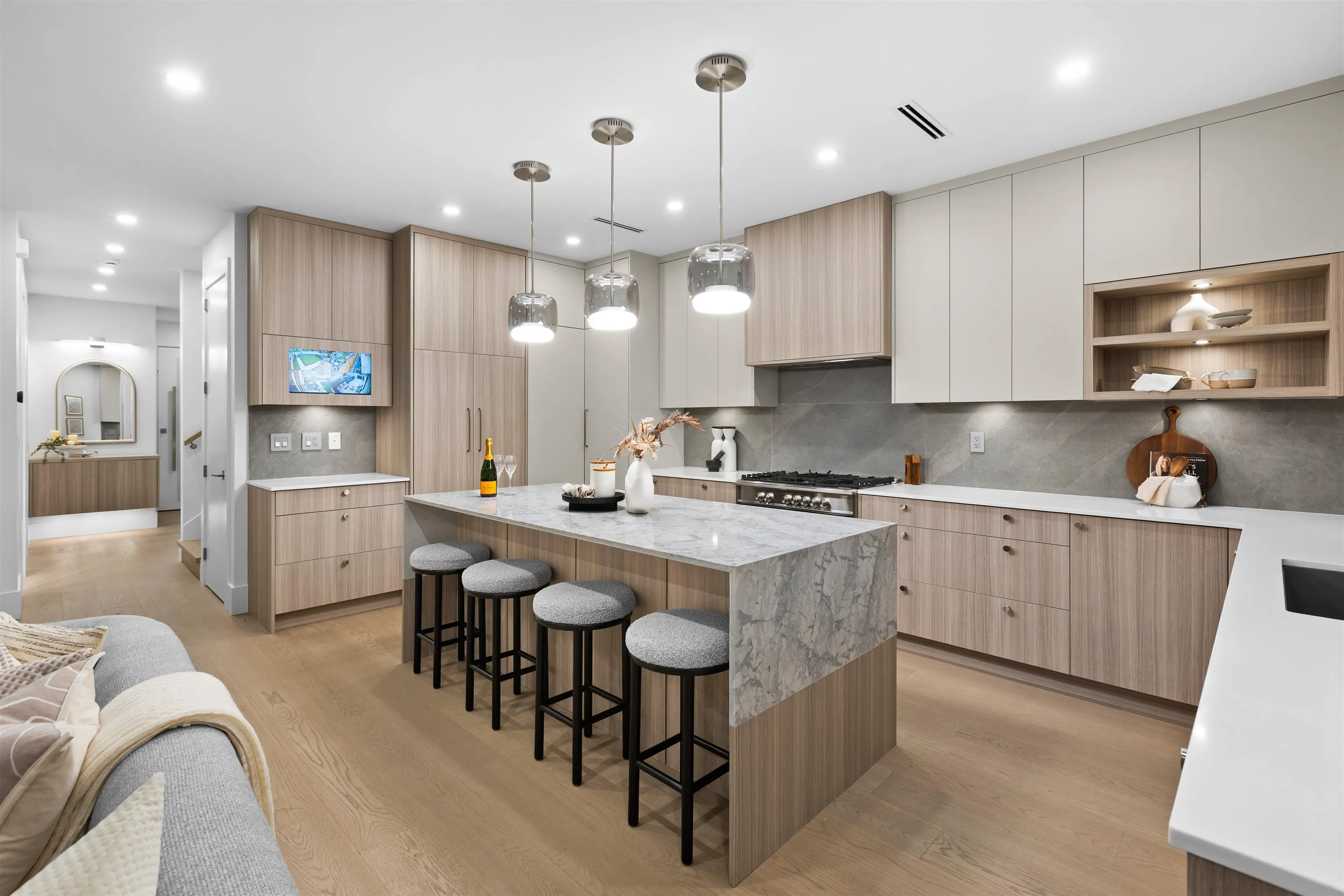 7061 Paulus Crescent #1
