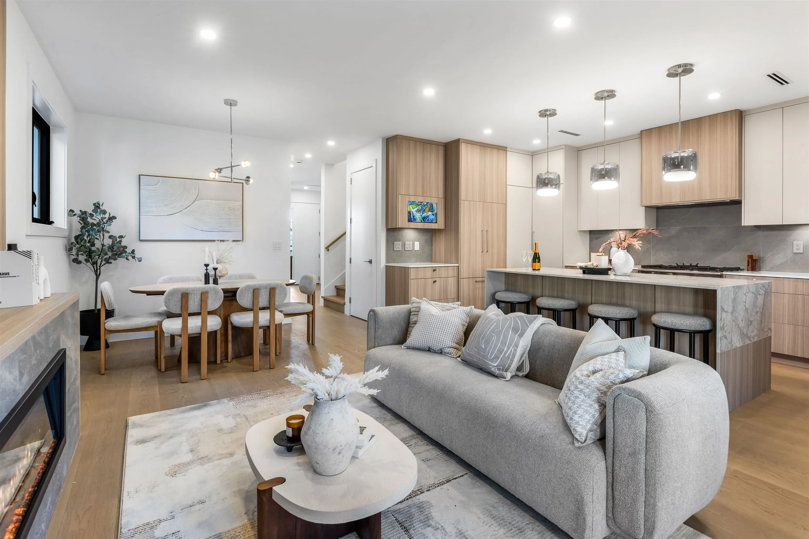 7061 Paulus Crescent #1