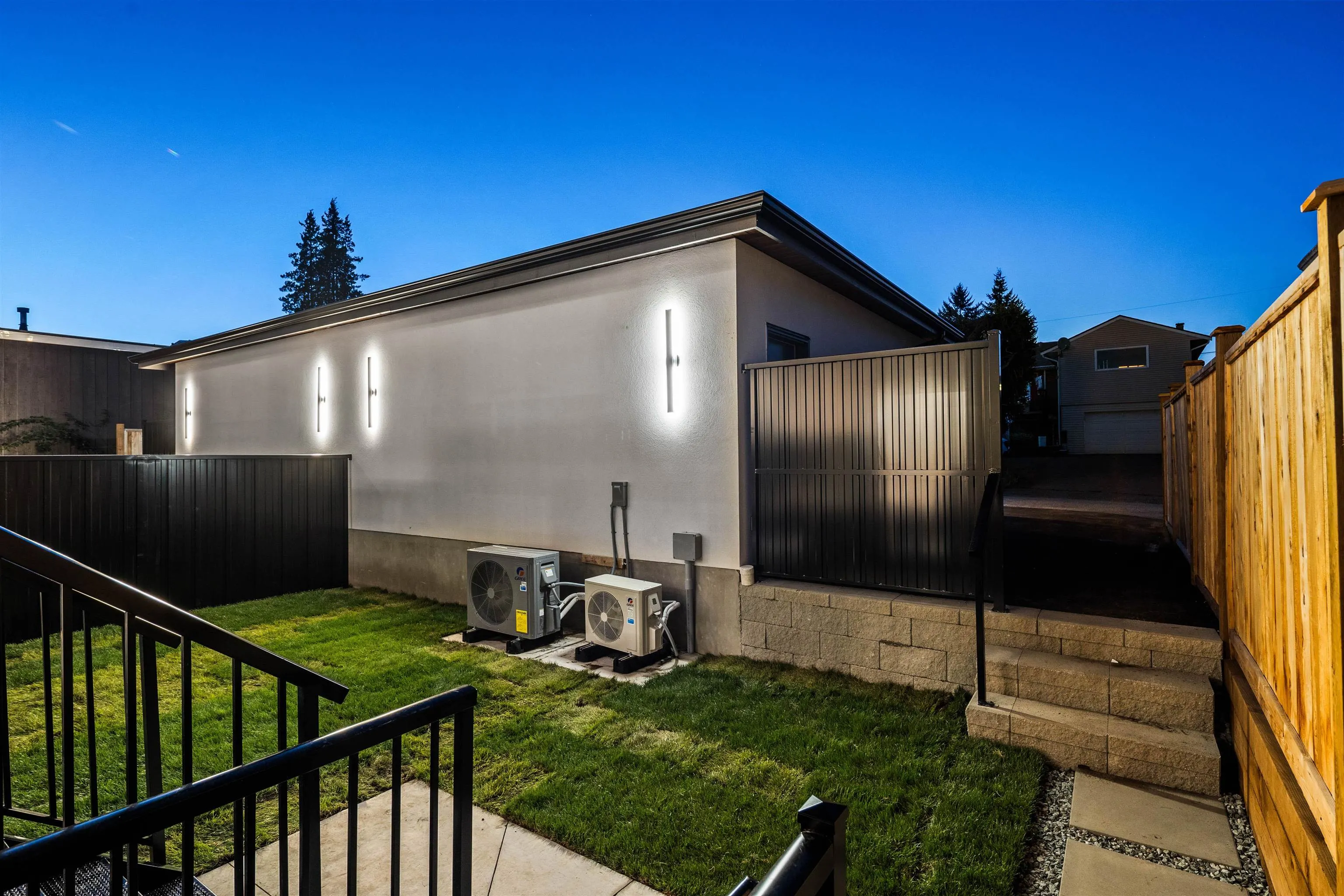 7061 Paulus Crescent #1