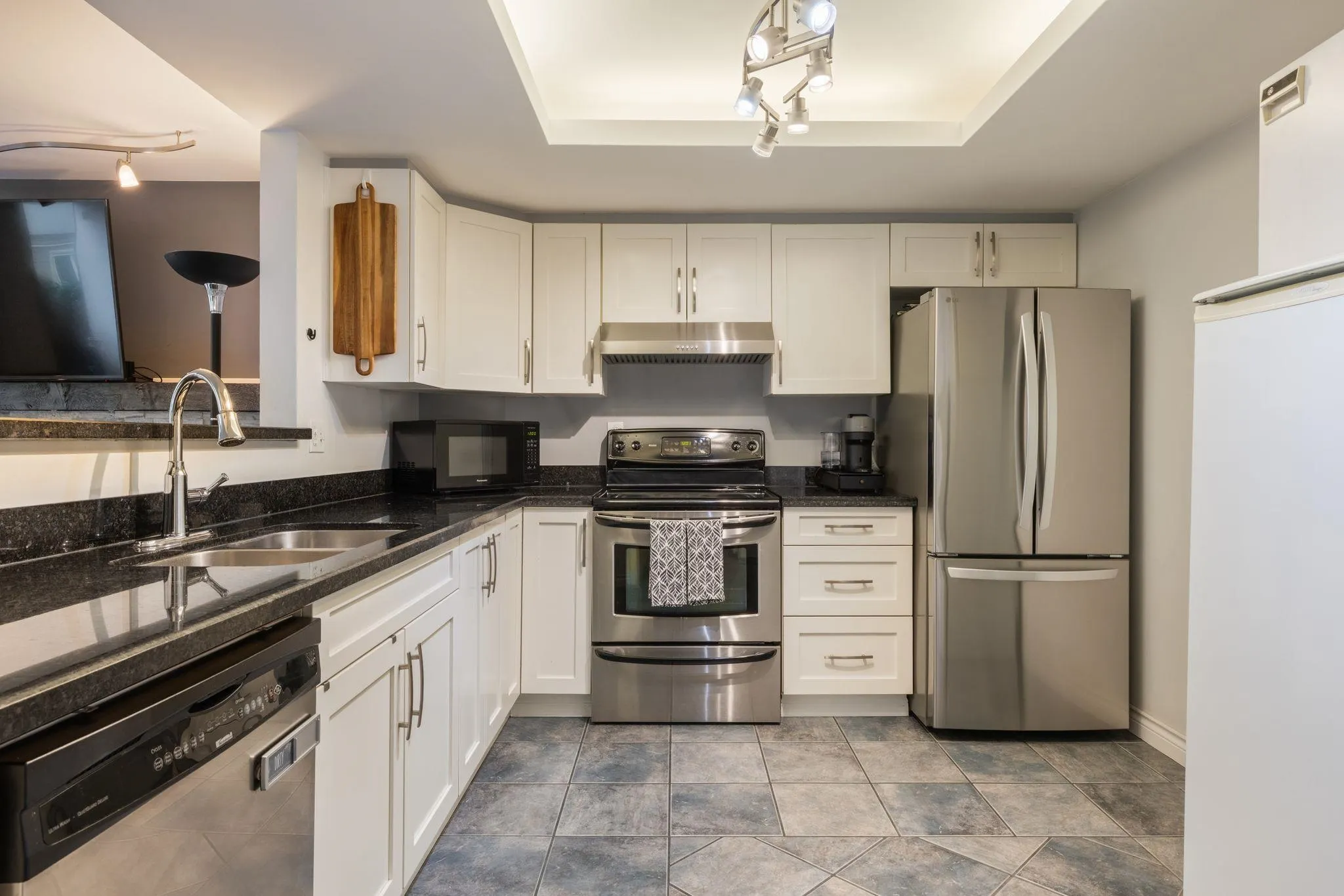 1220 W 6th Avenue #204