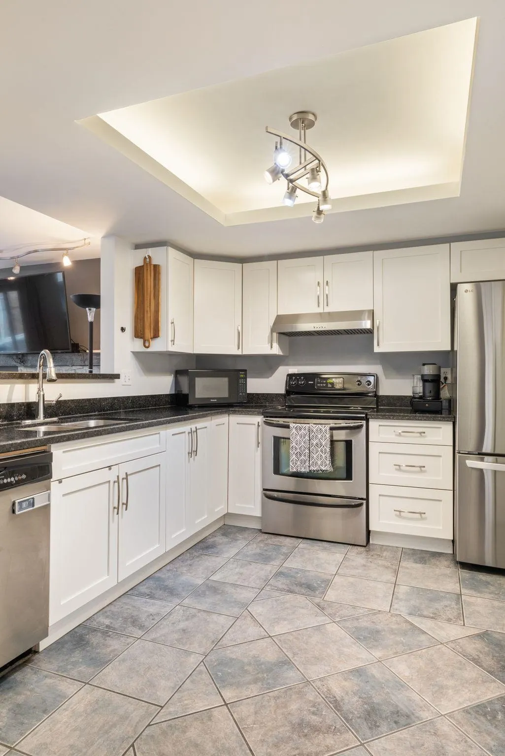 1220 W 6th Avenue #204