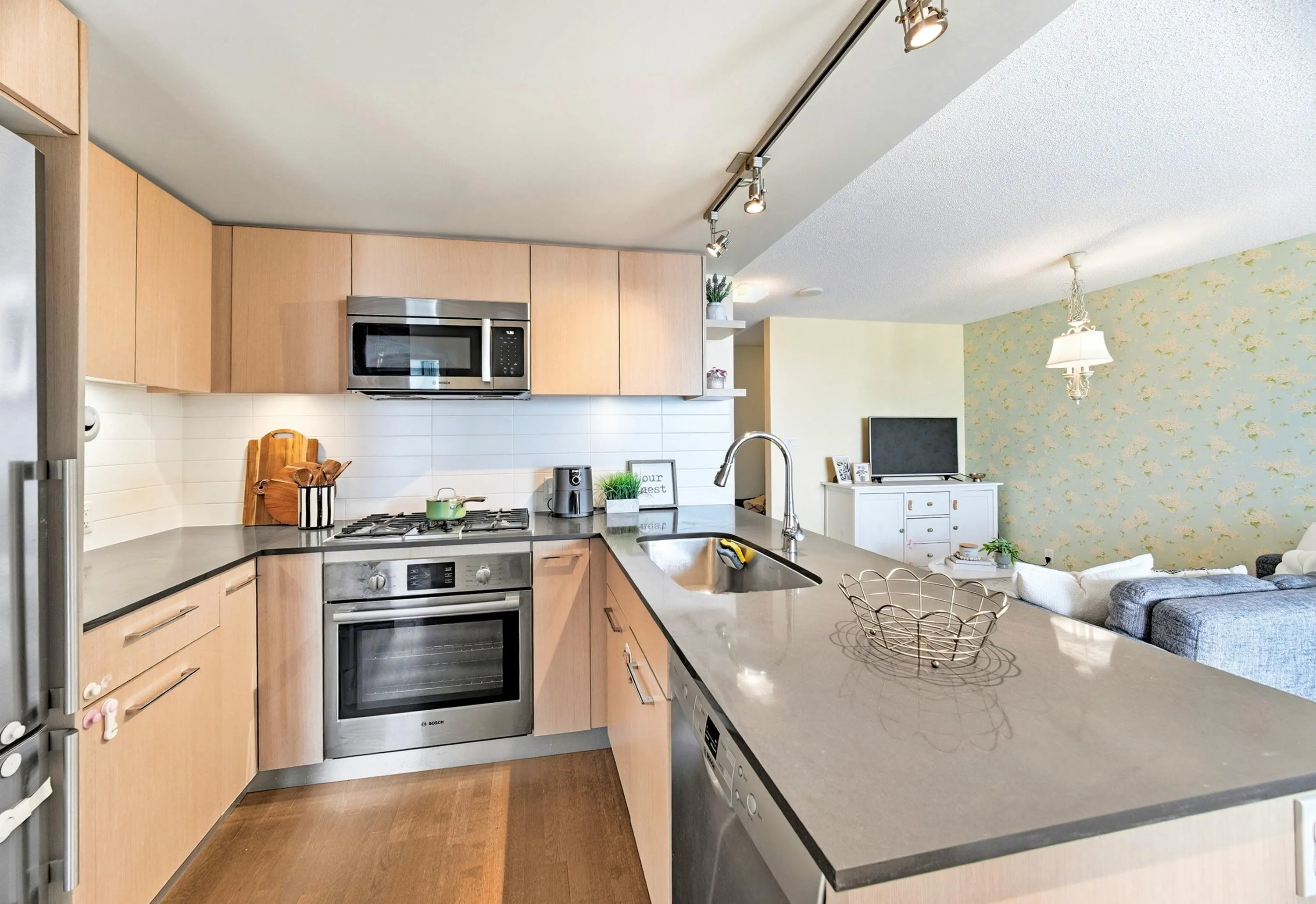 7888 Ackroyd Road #1209