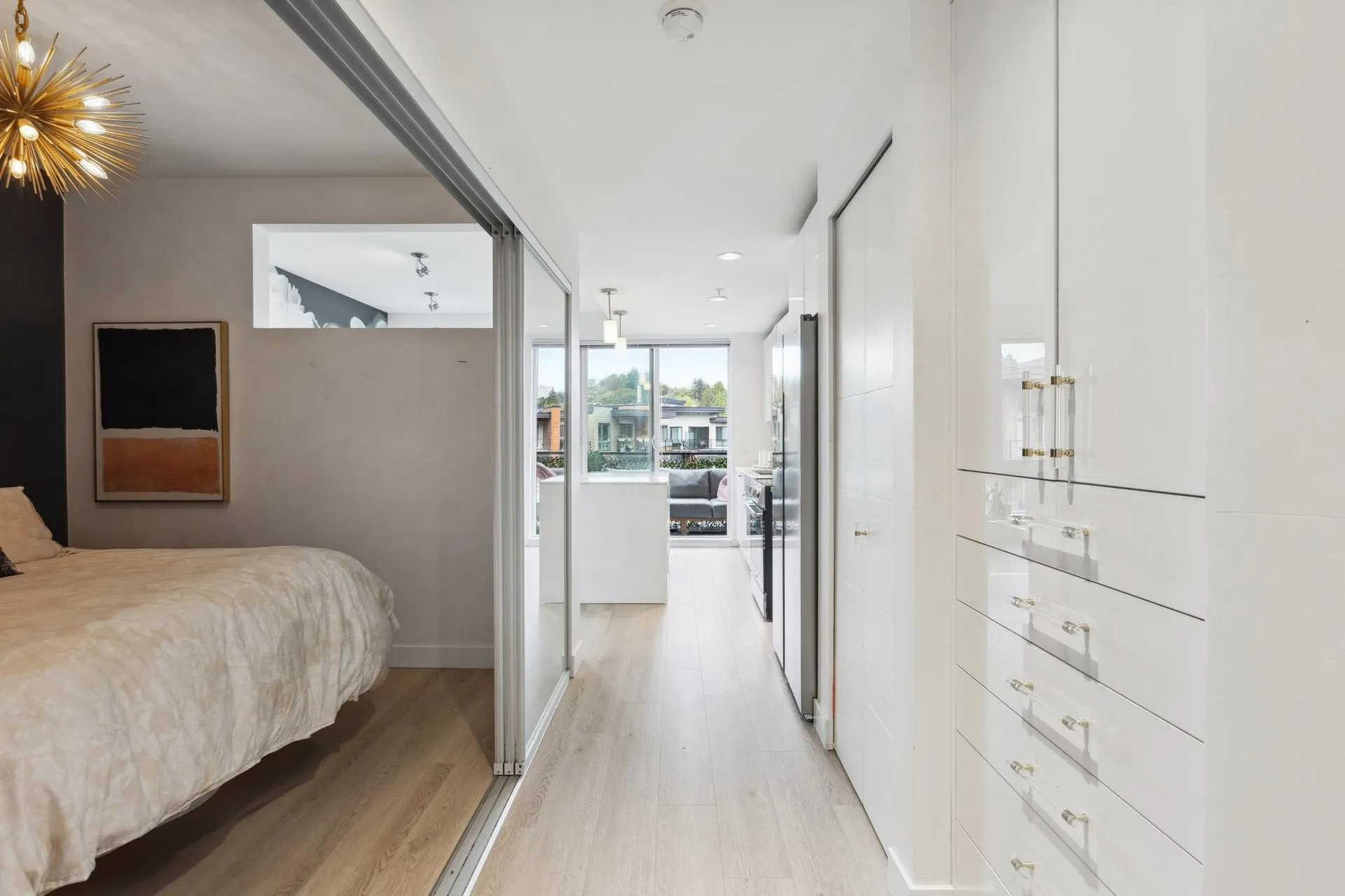 733 W 3rd Street #513
