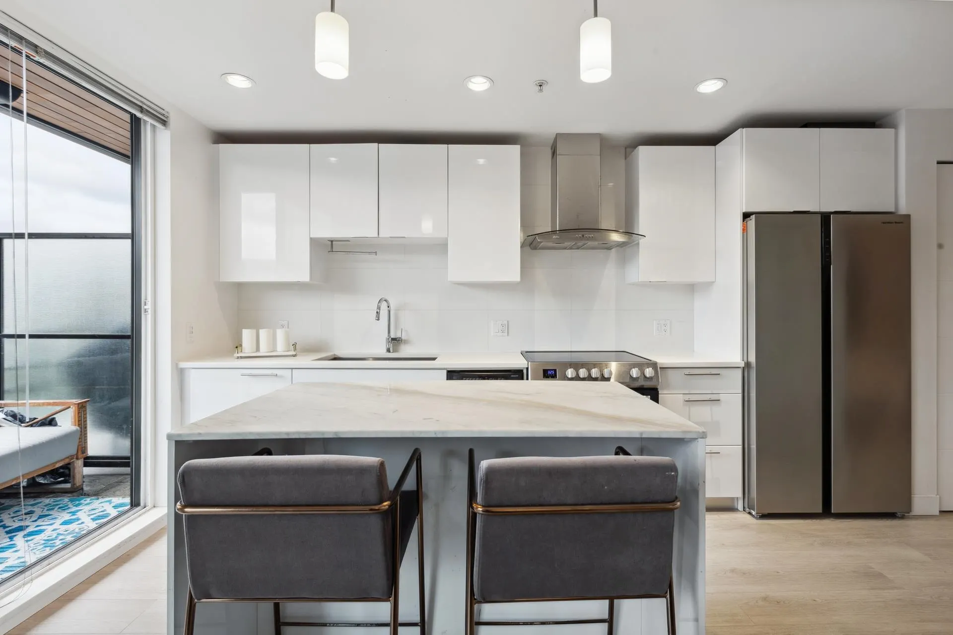 733 W 3rd Street #513