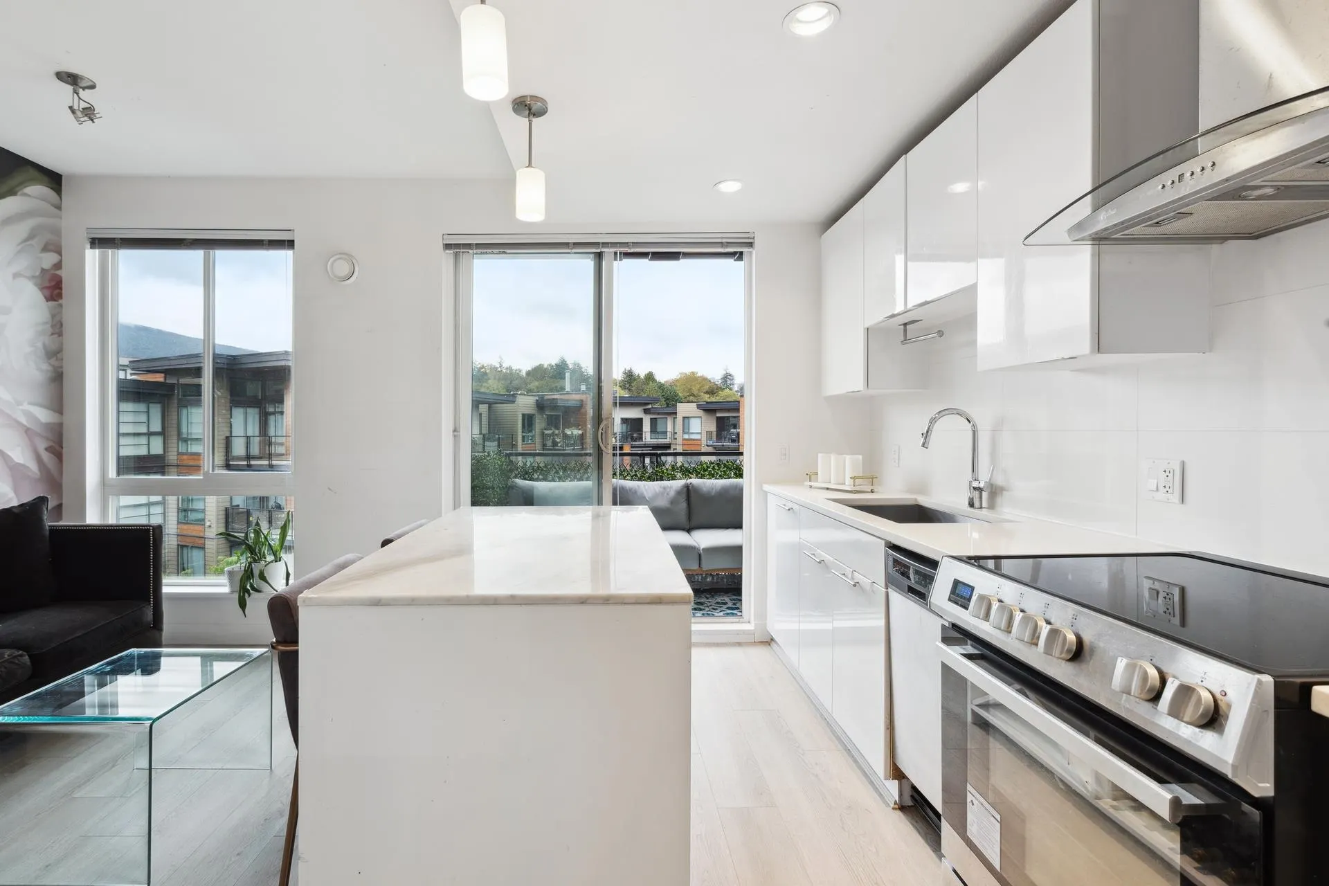 733 W 3rd Street #513