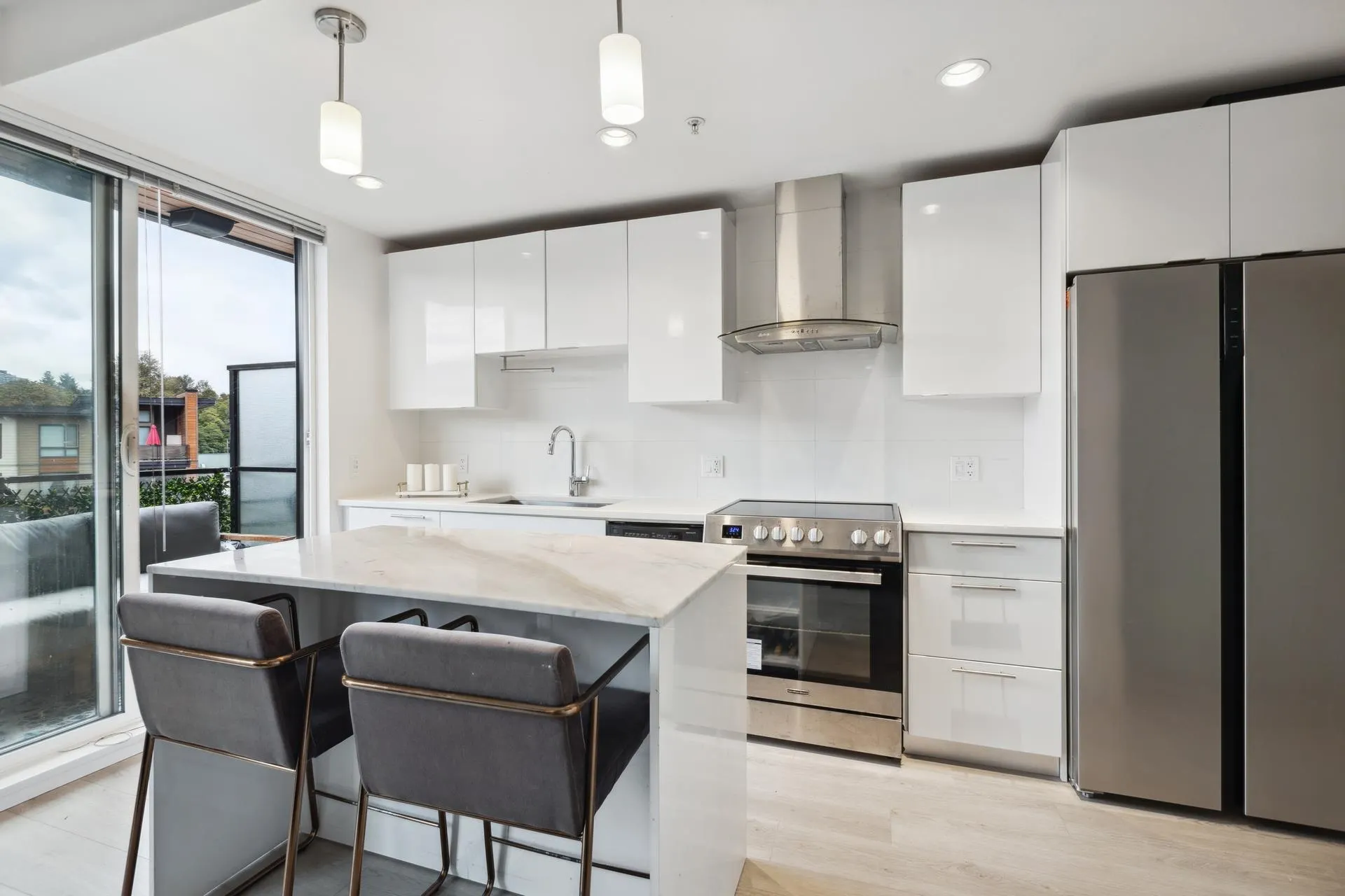 733 W 3rd Street #513