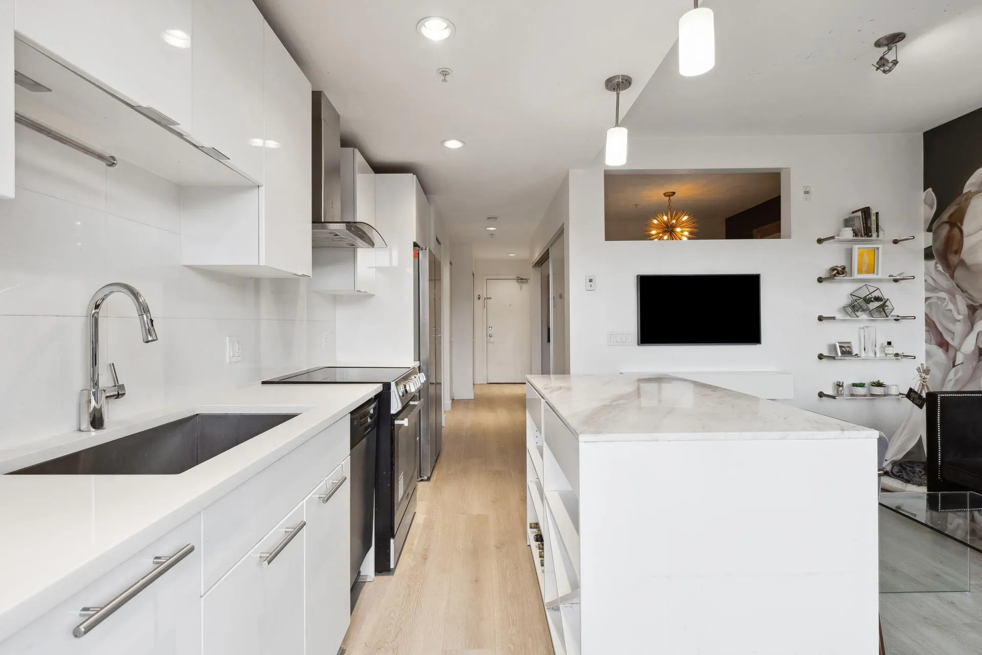 733 W 3rd Street #513