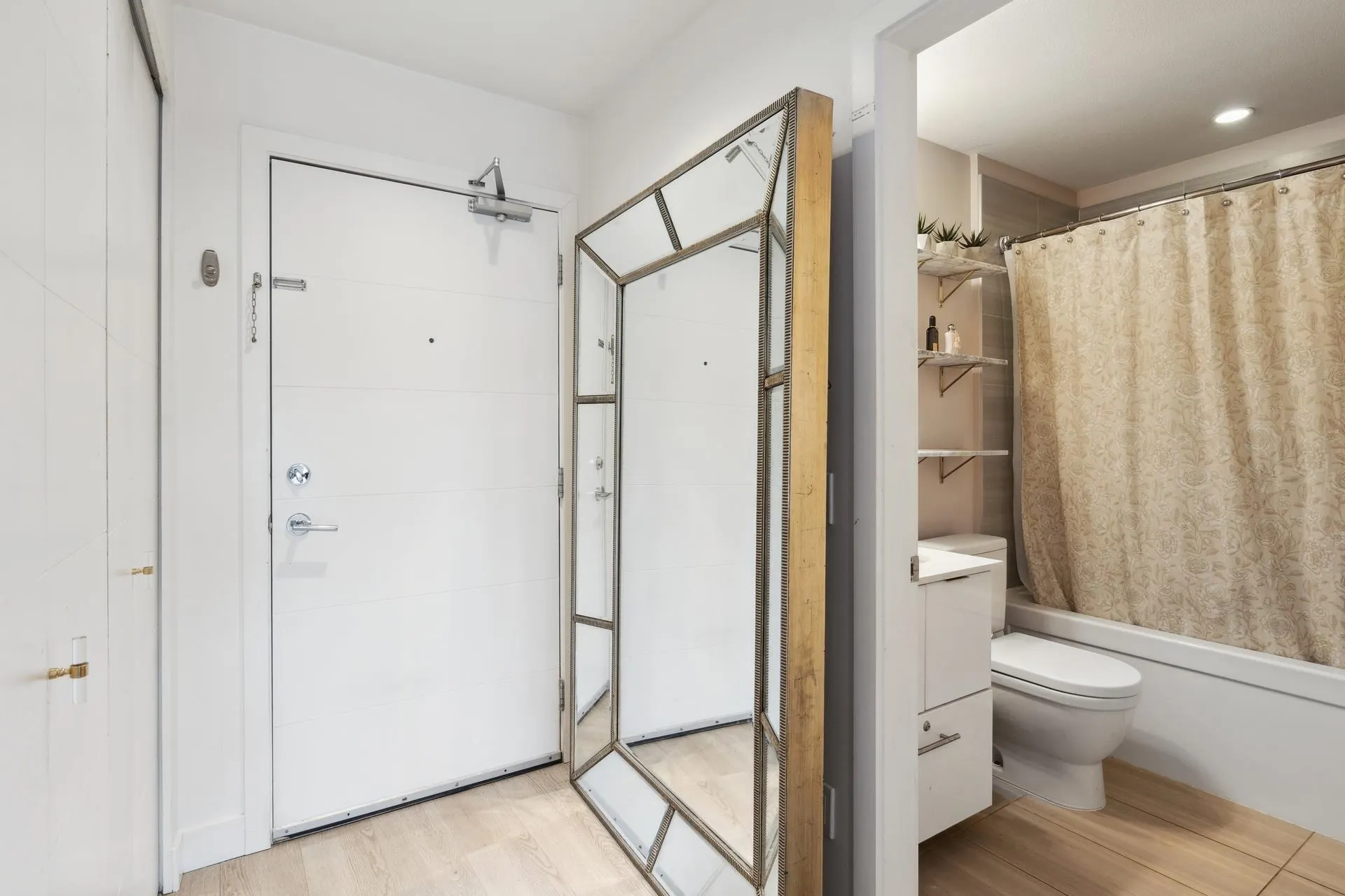 733 W 3rd Street #513