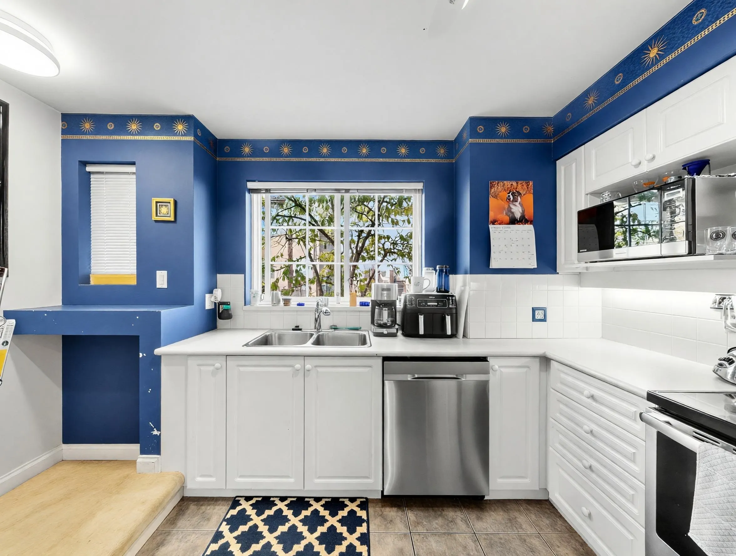 1561 Booth Avenue #12