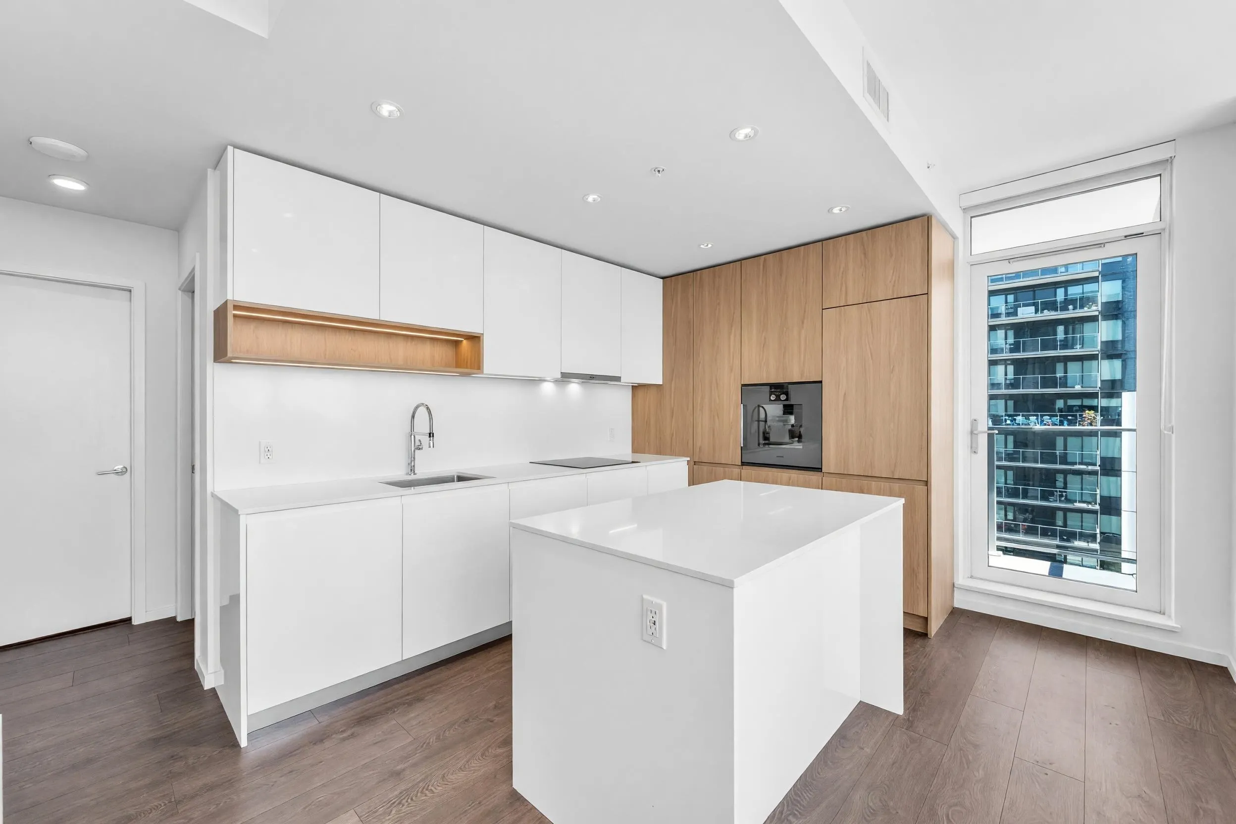 6808 Minoru Boulevard #902