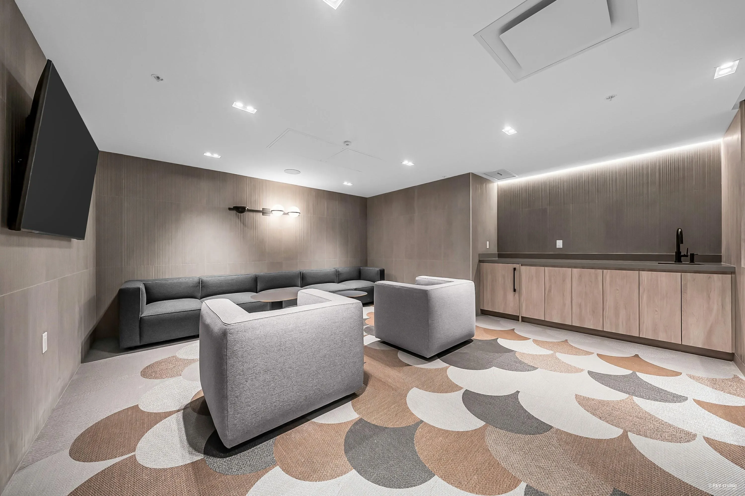6808 Minoru Boulevard #902
