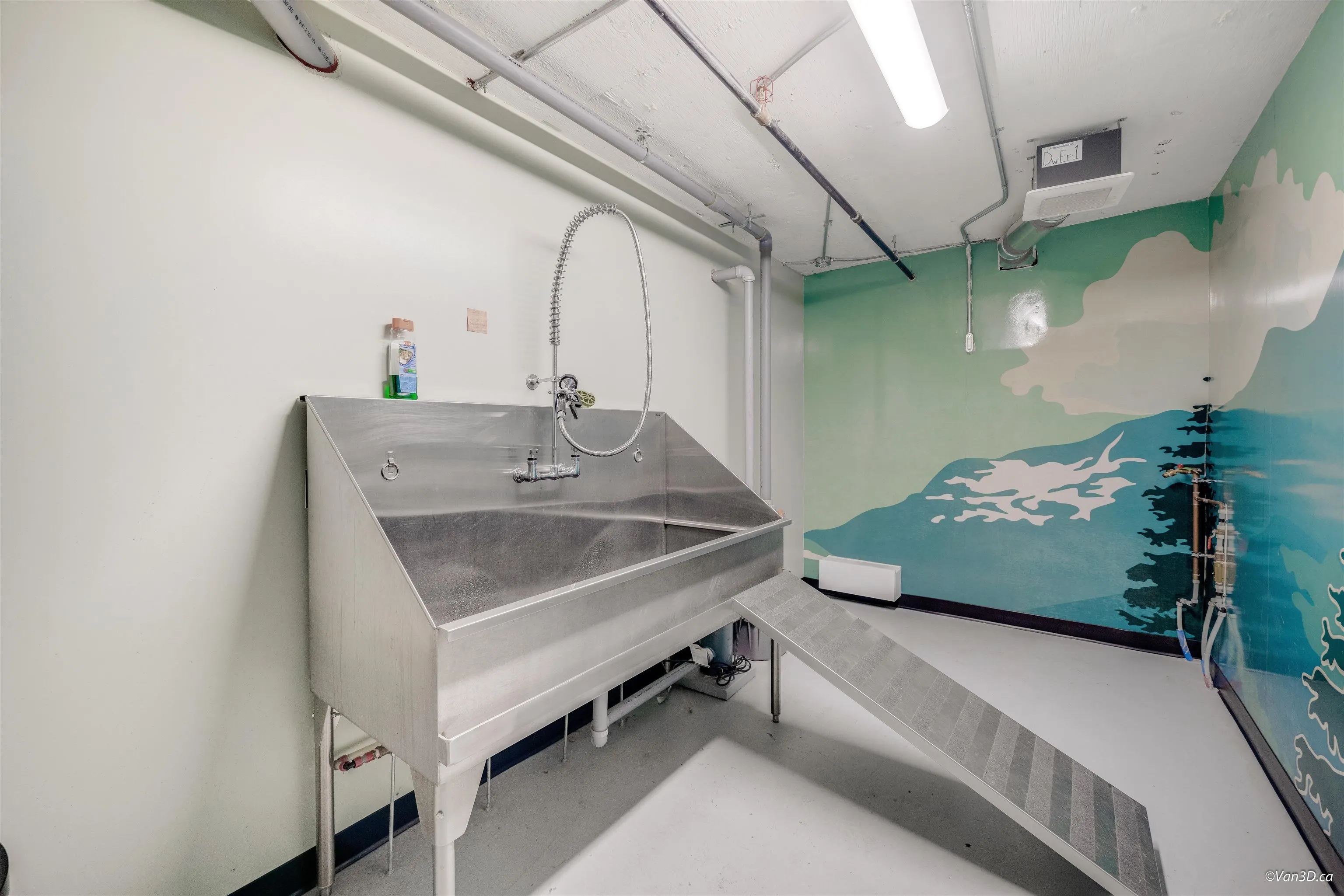128 E 8th Street #207
