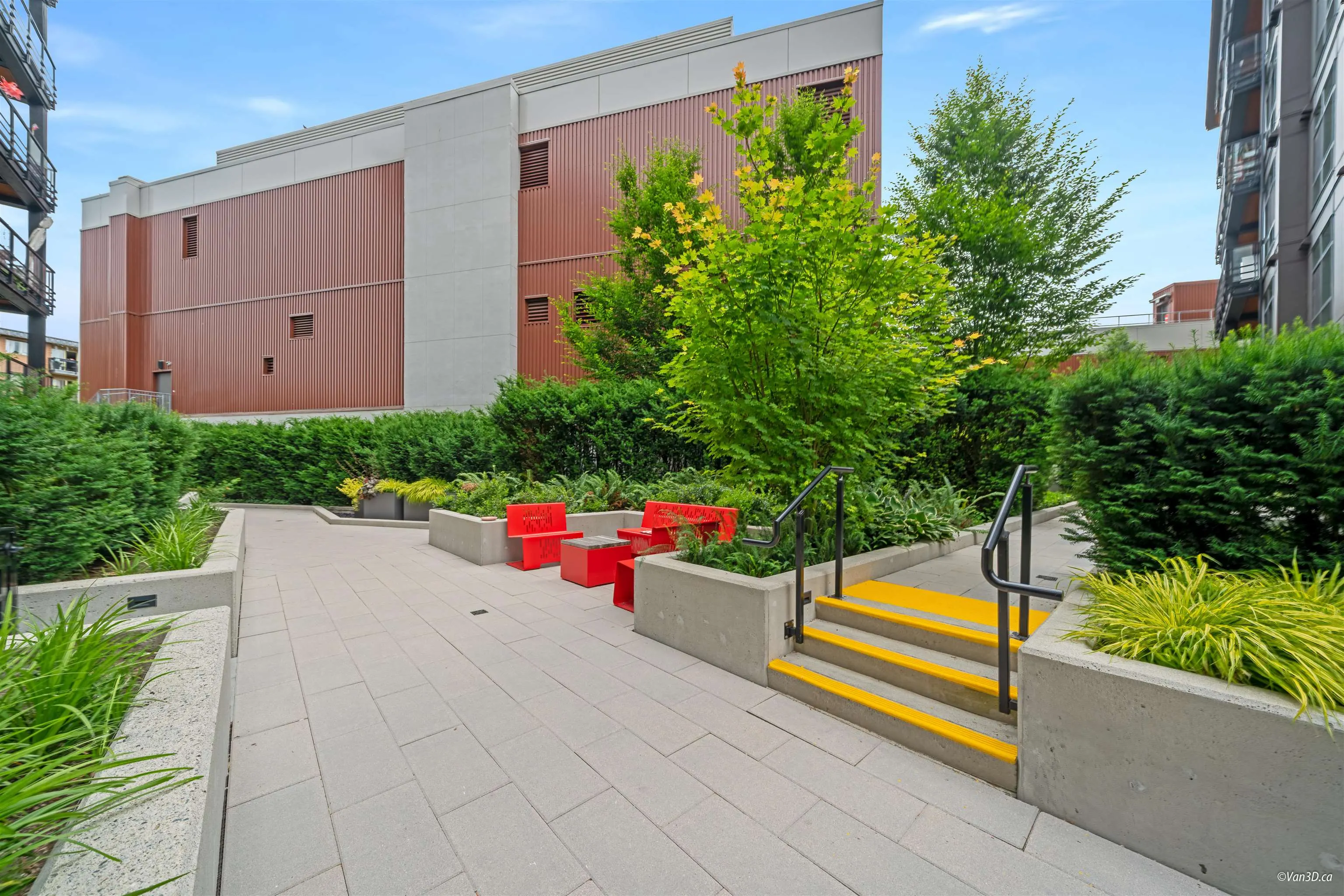 128 E 8th Street #207