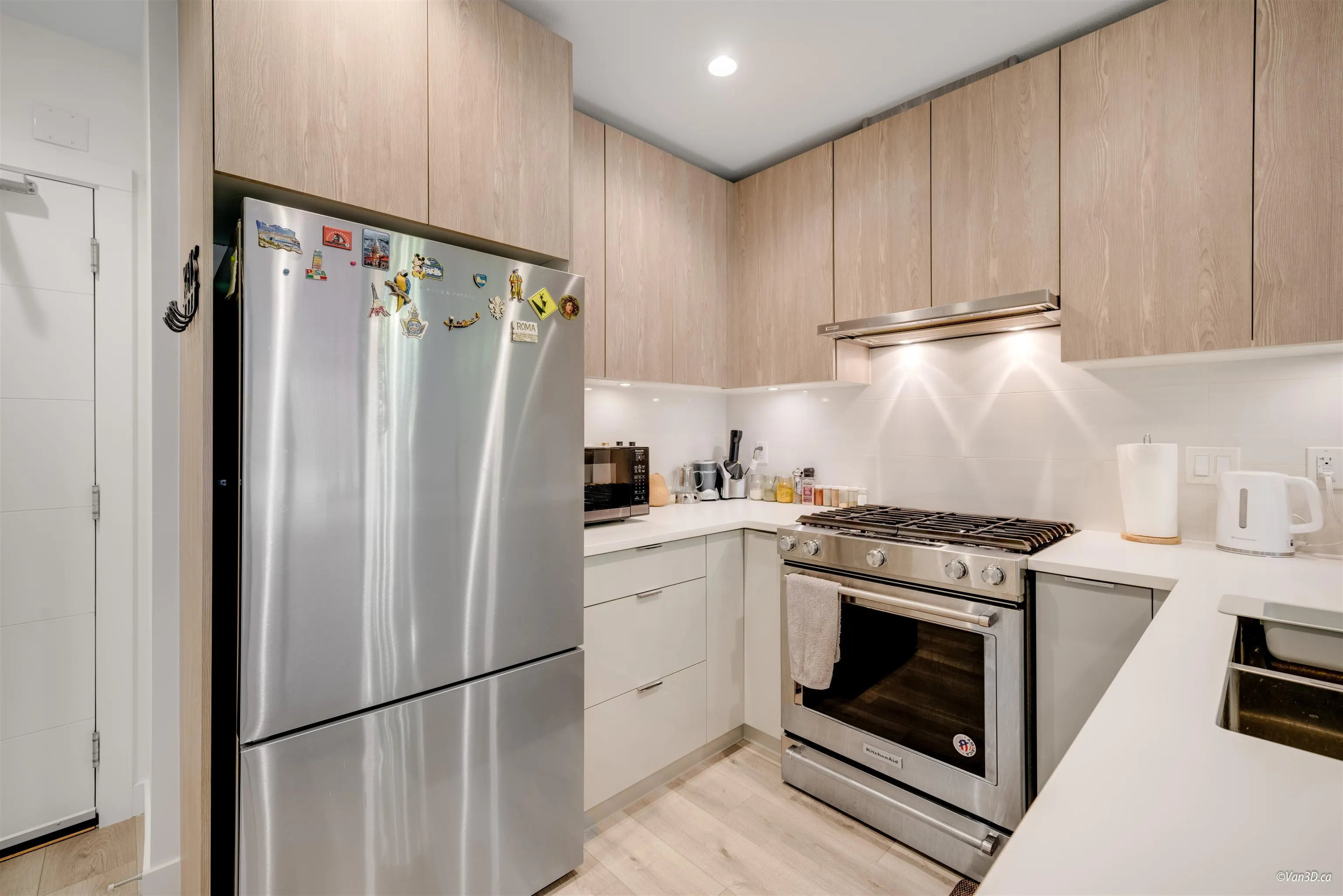 128 E 8th Street #207