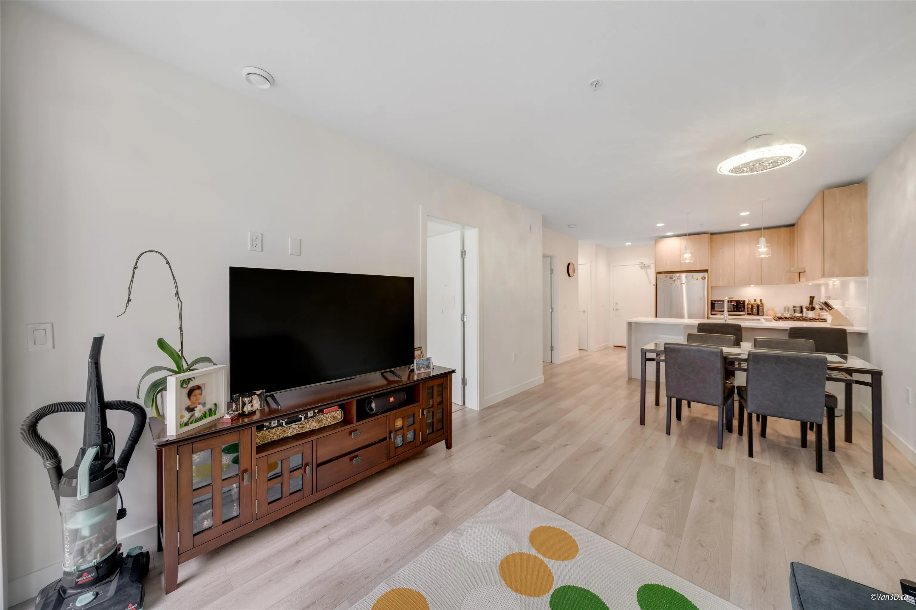 128 E 8th Street #207