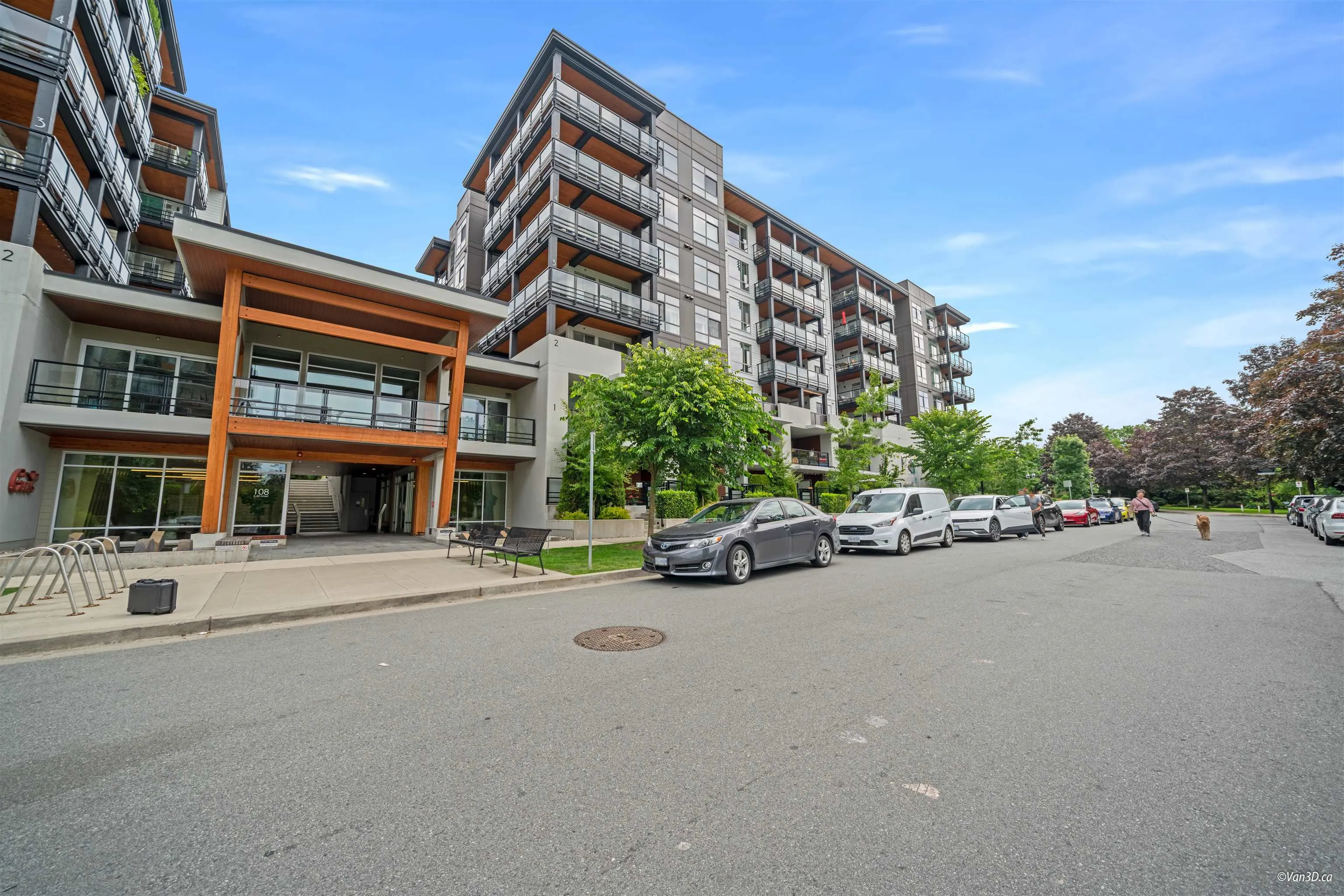 128 E 8th Street #207
