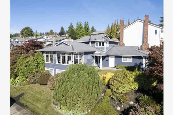 1316 Honeysuckle Lane