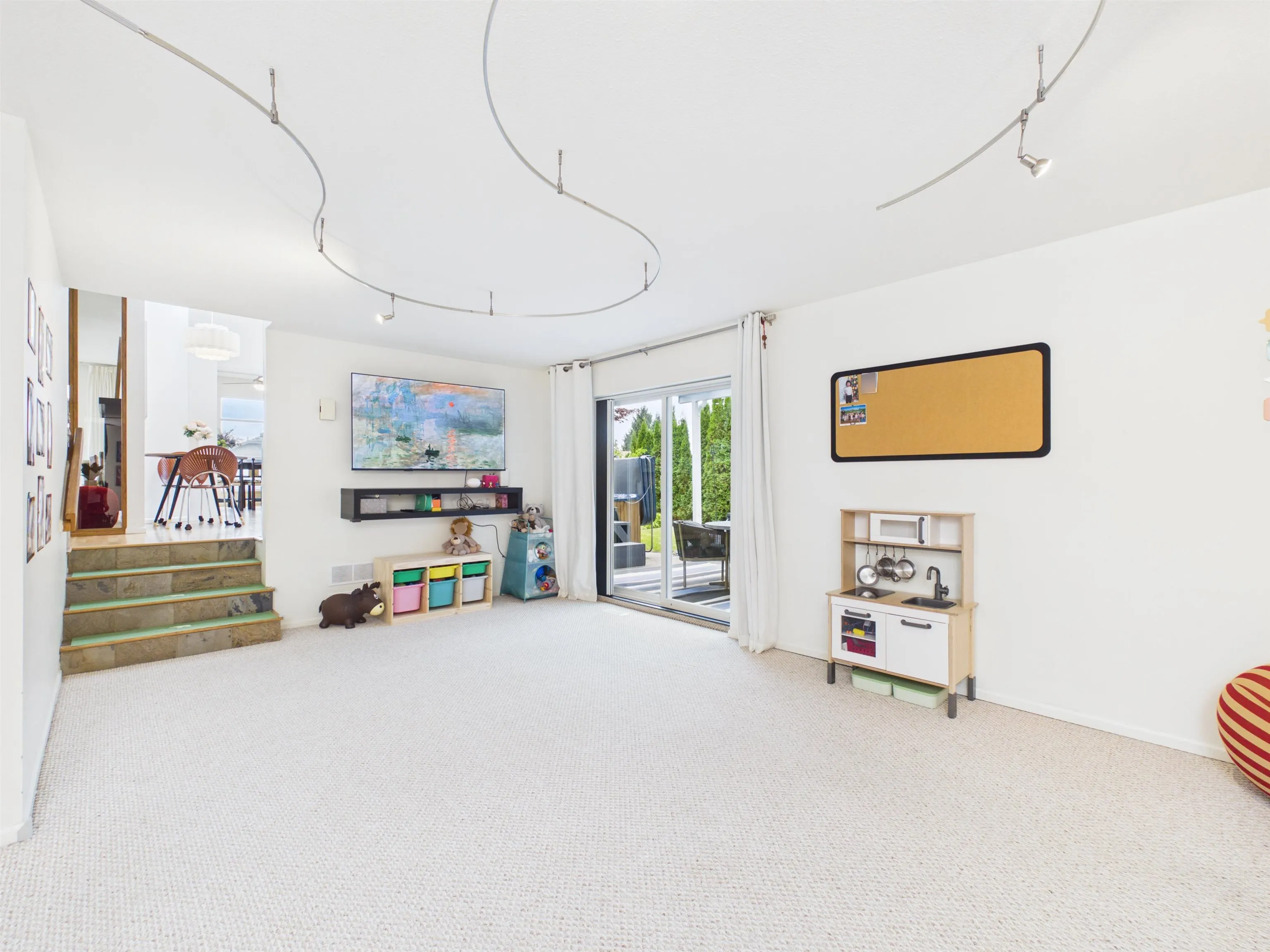 1316 Honeysuckle Lane