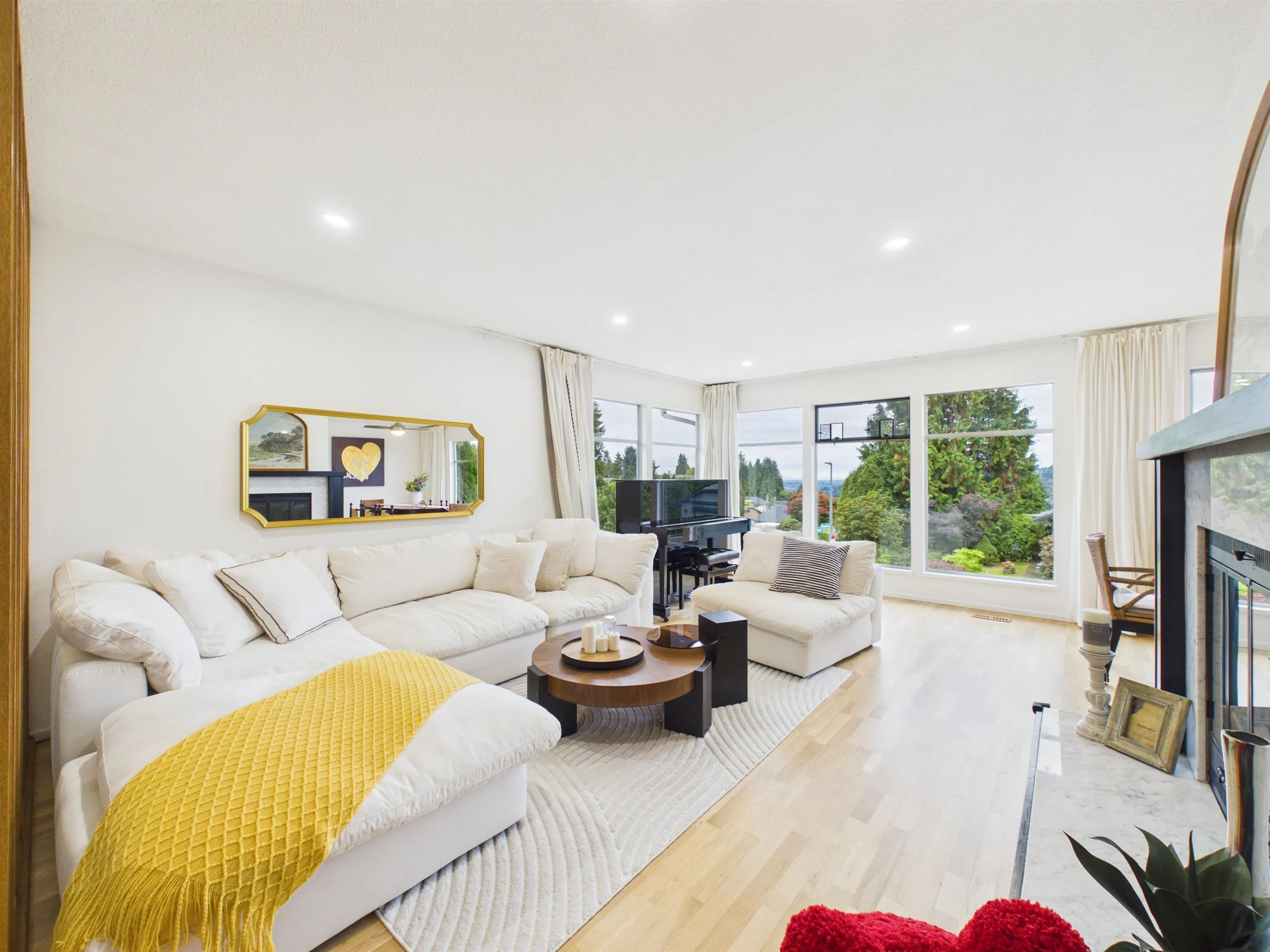 1316 Honeysuckle Lane