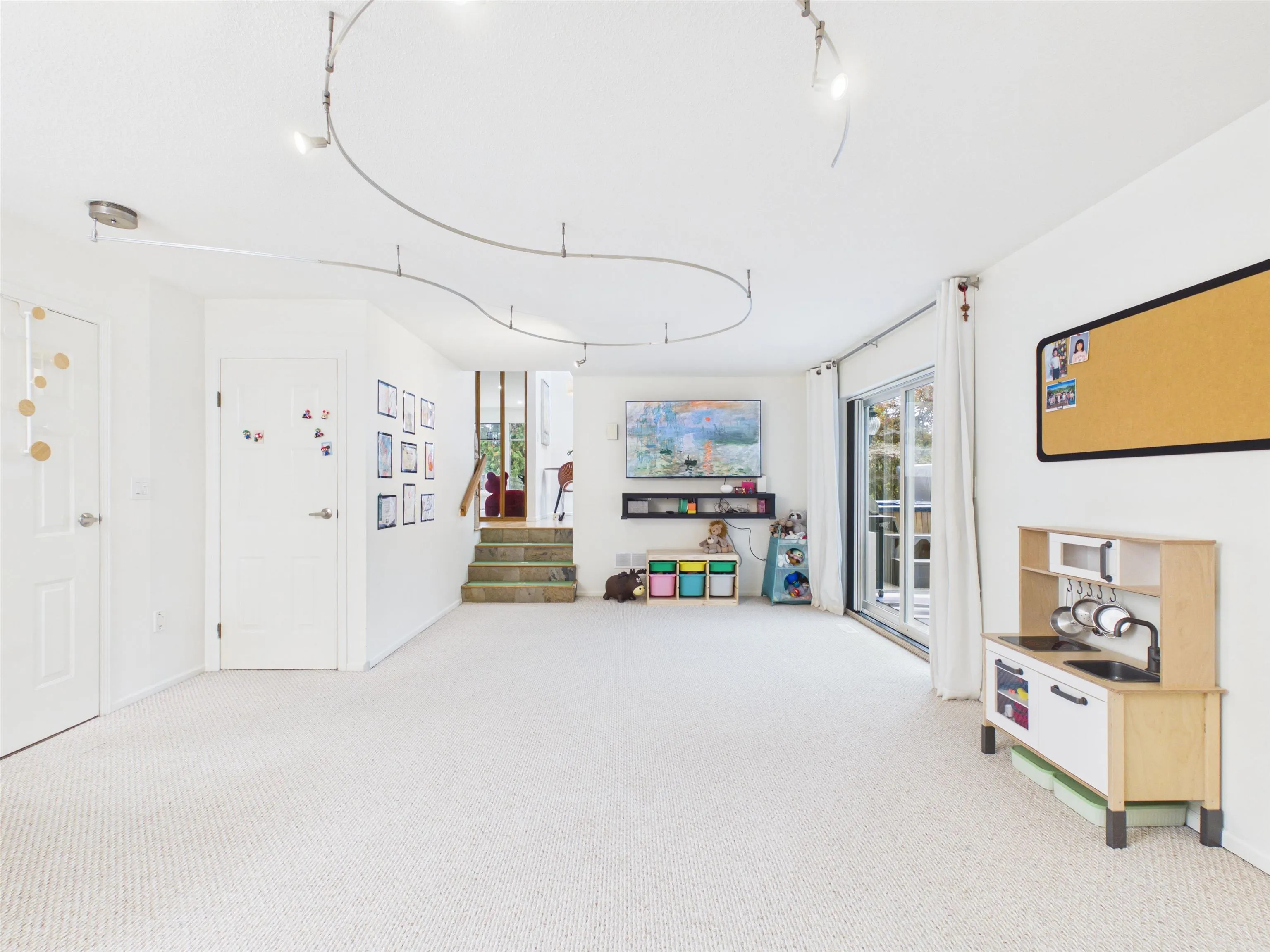 1316 Honeysuckle Lane