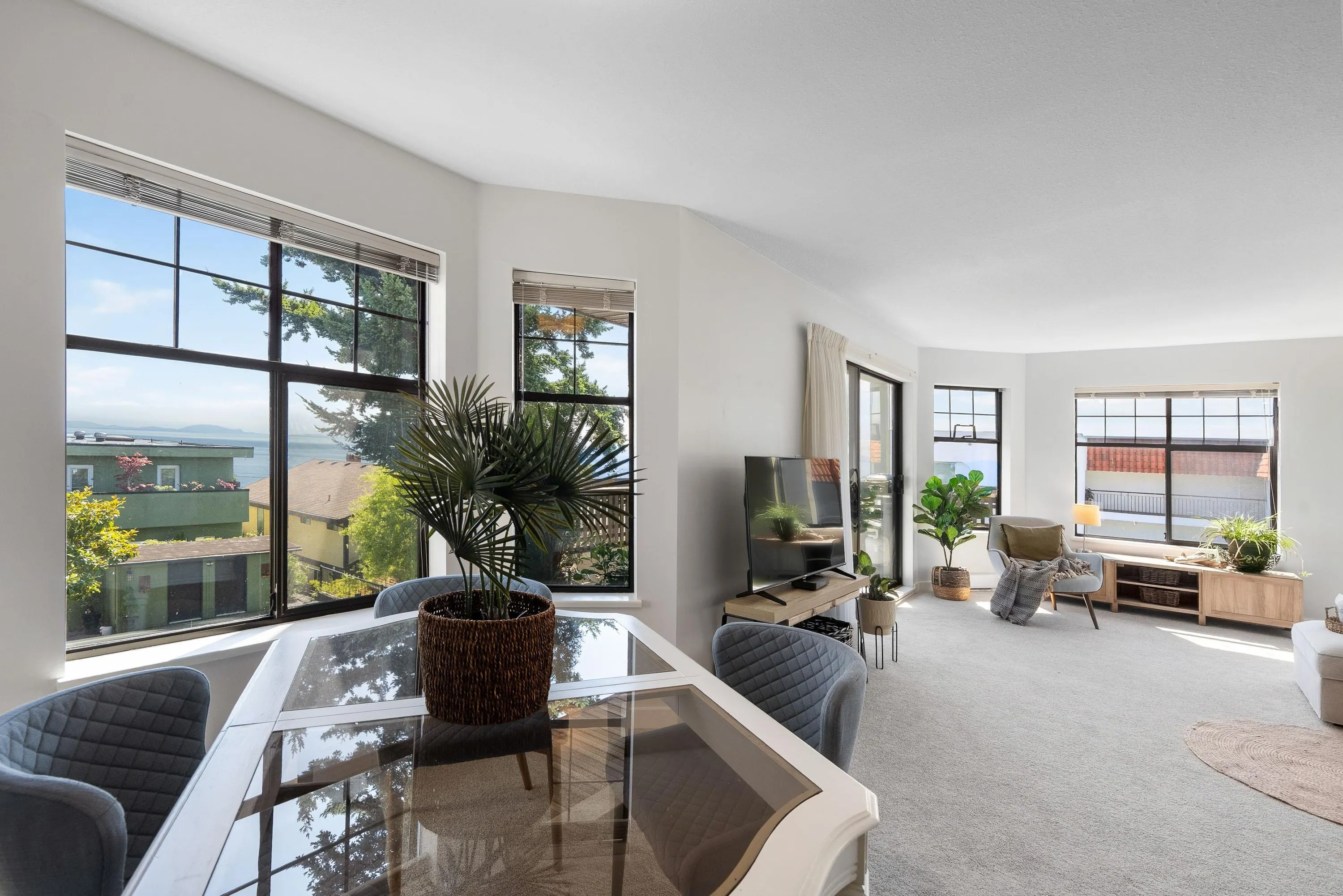 15080 Prospect Avenue #206