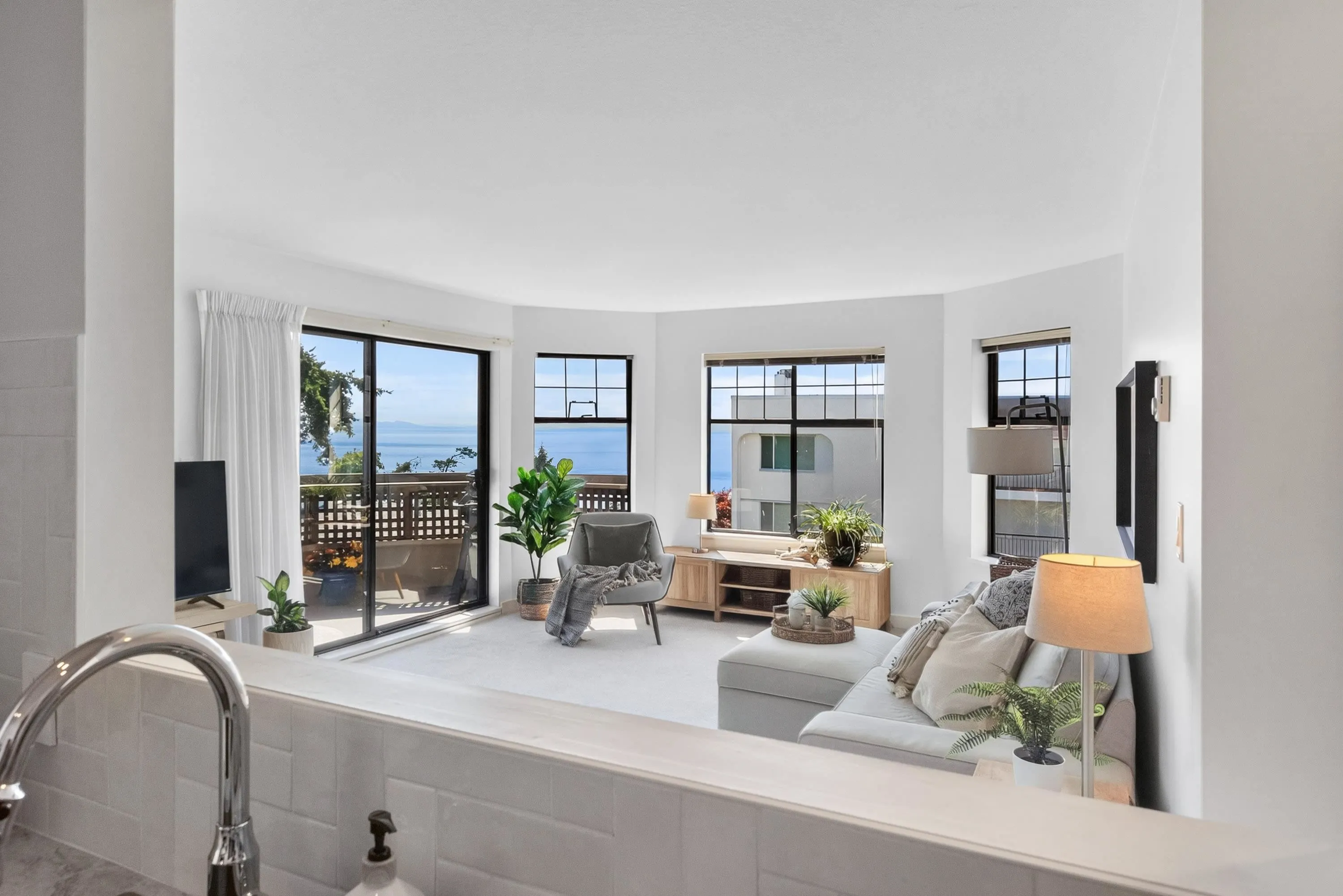 15080 Prospect Avenue #206