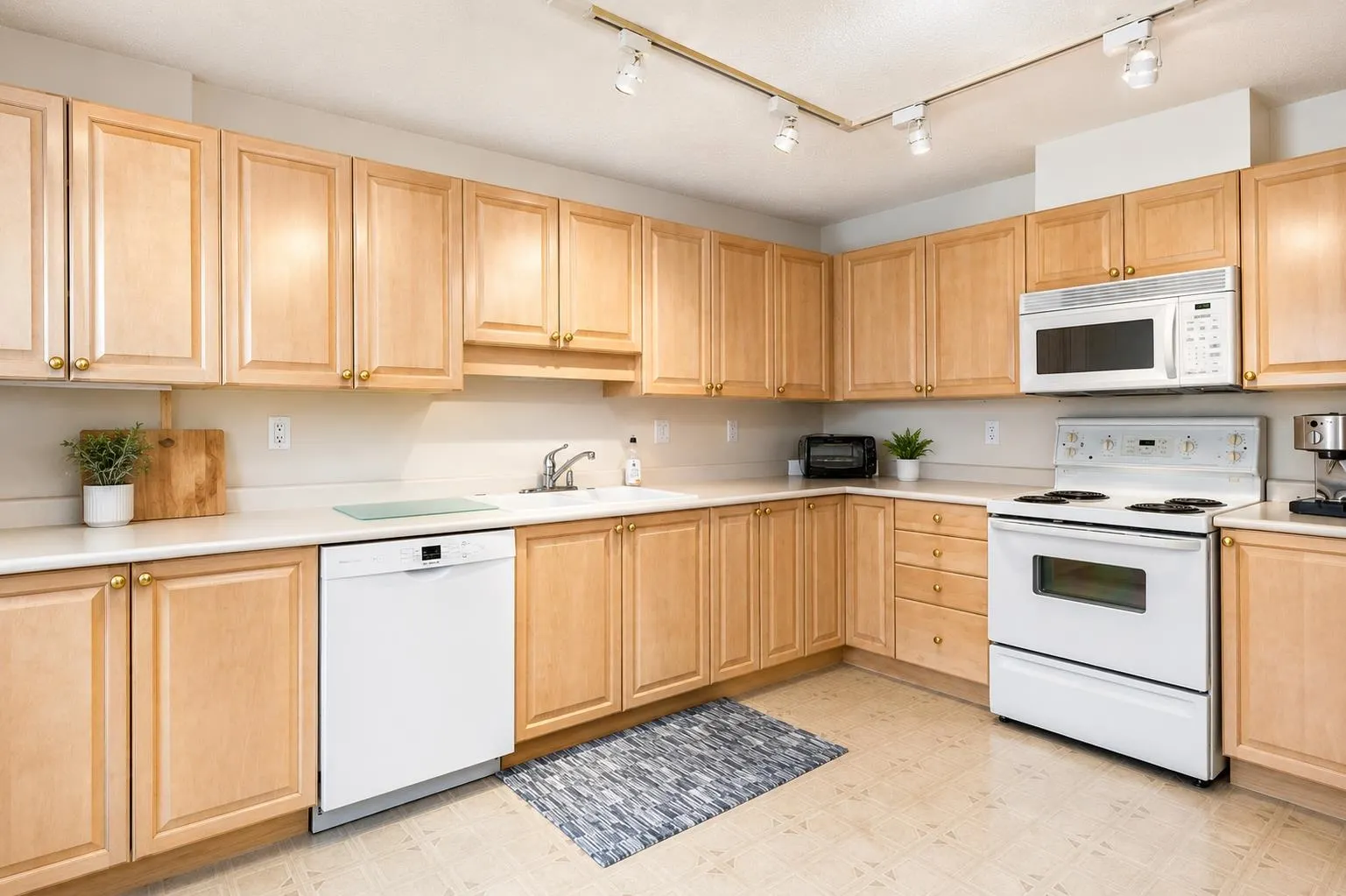 33065 Mill Lake Road #406
