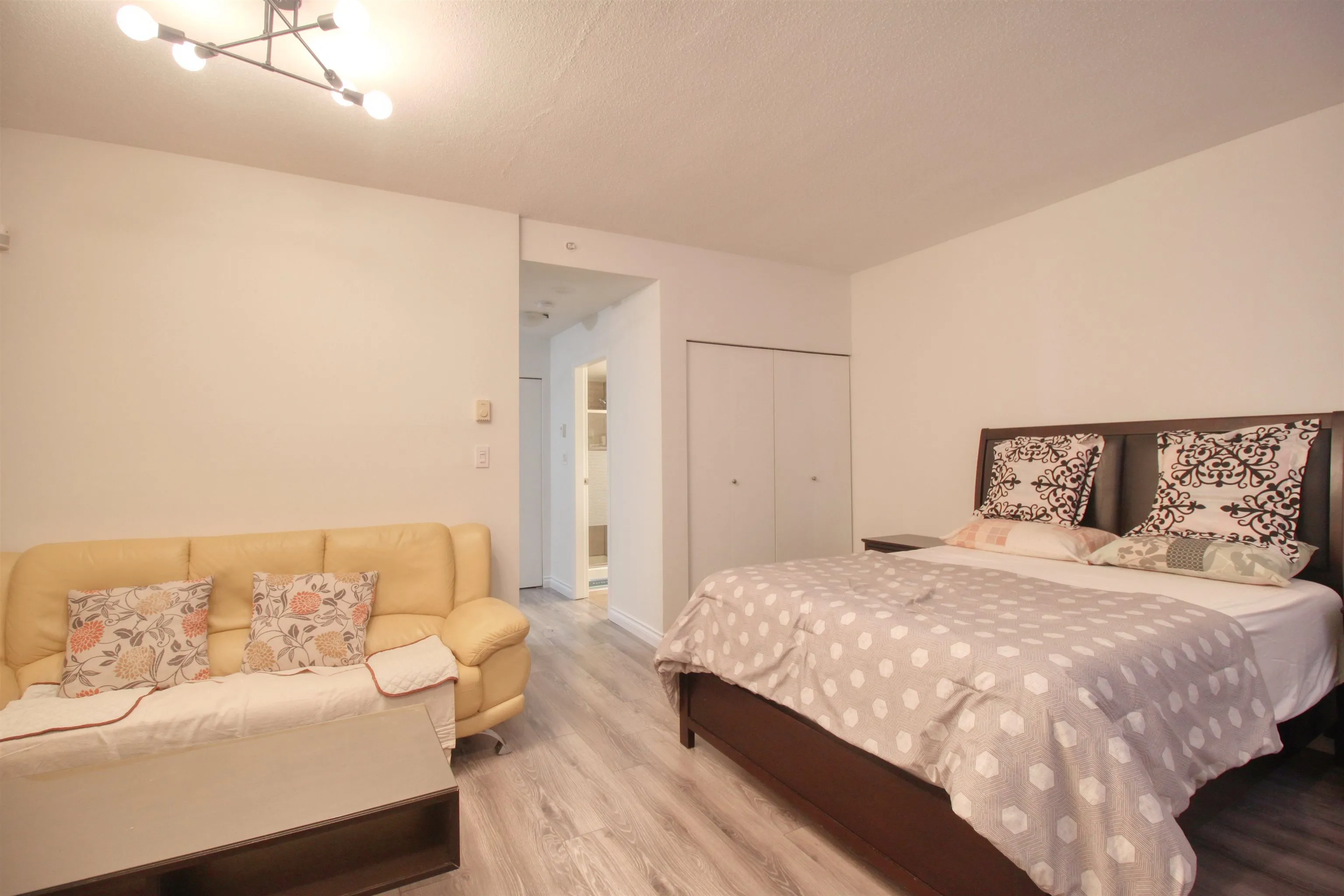 8288 Saba Road