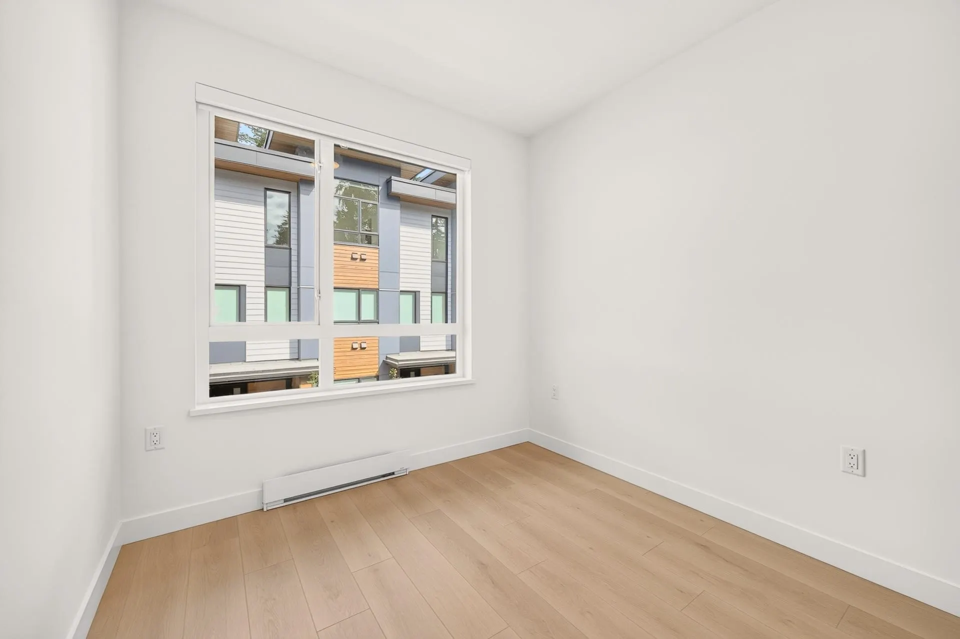 932 Lytton Street #102