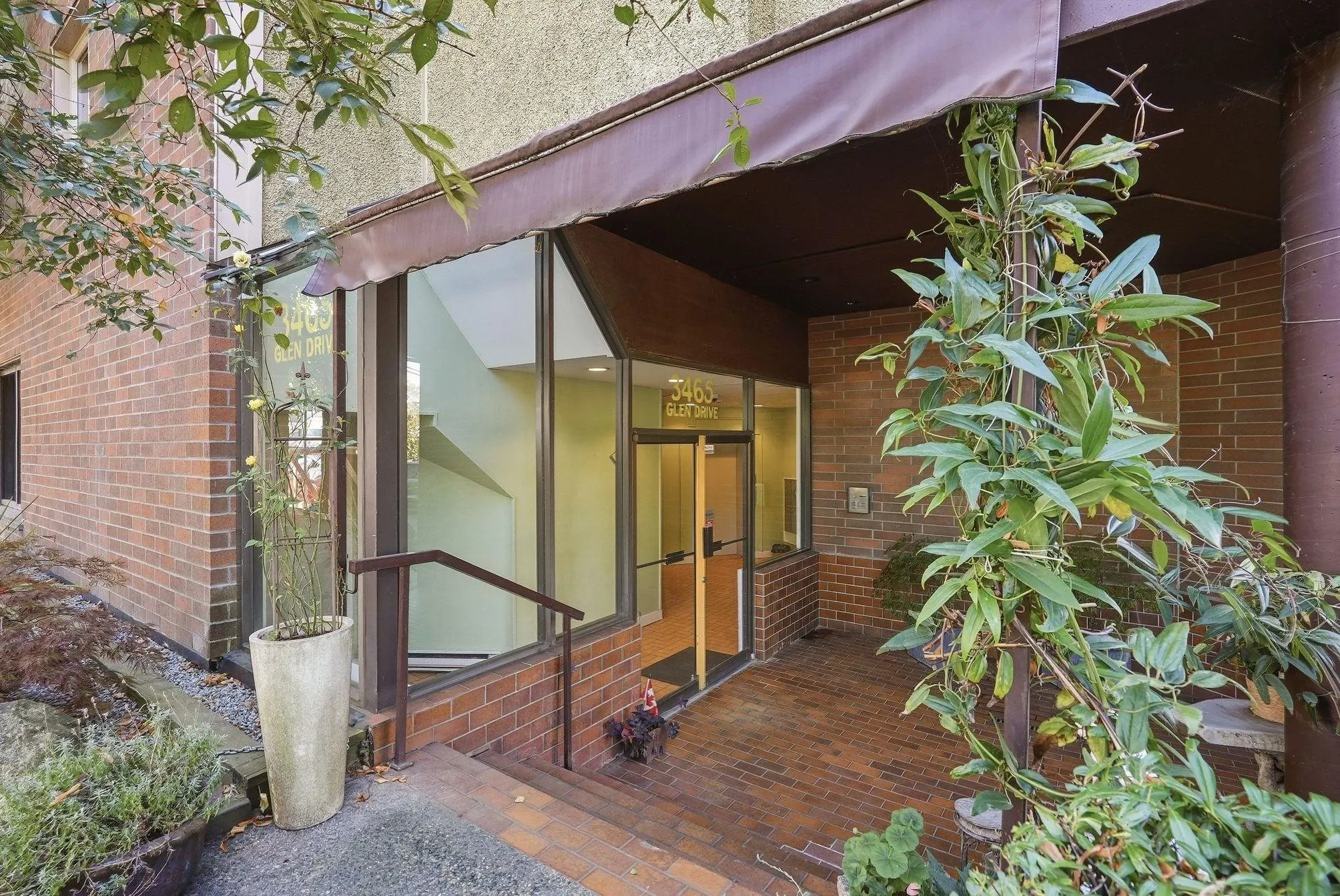 3465 Glen Drive #104