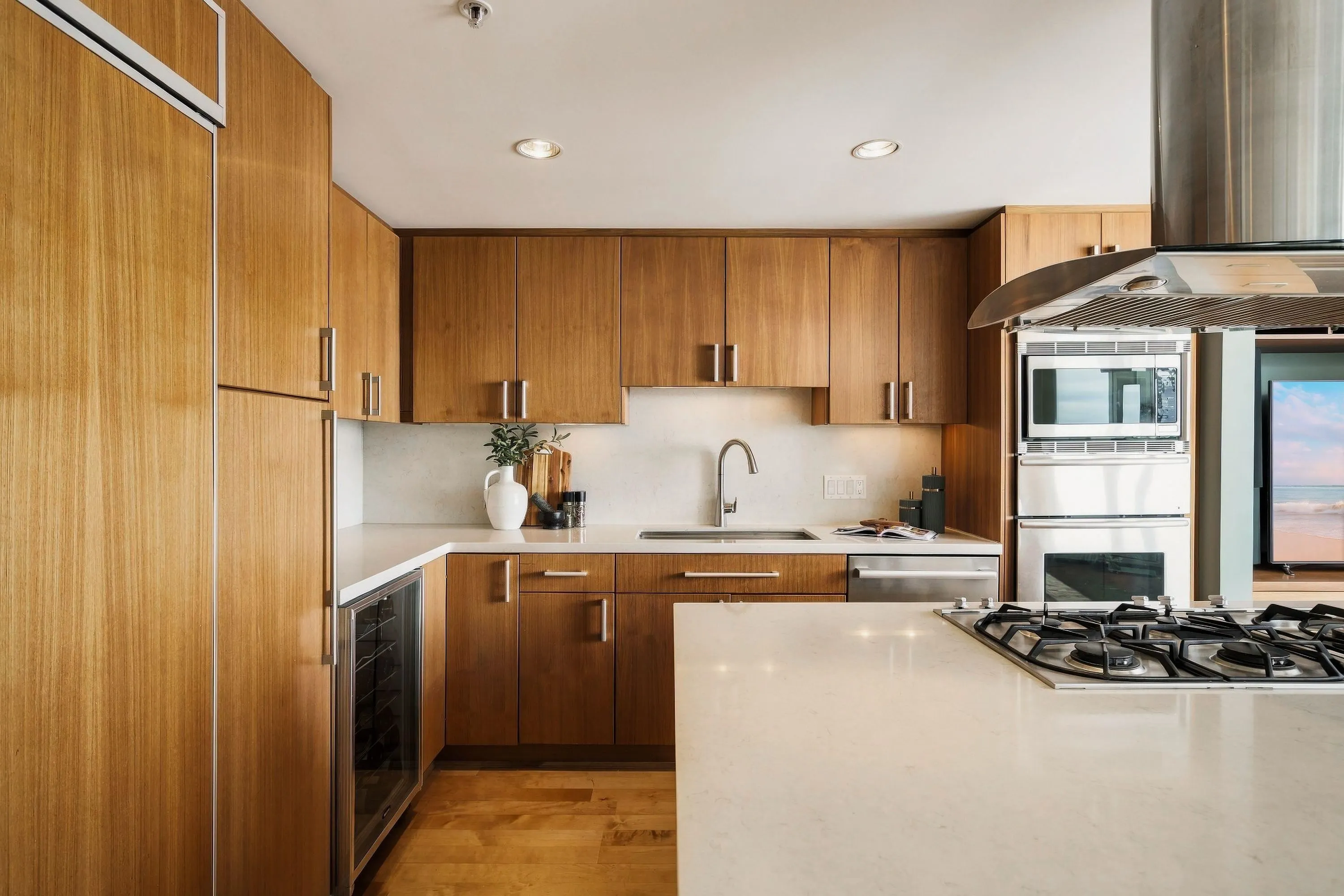 1281 W Cordova Street #2602