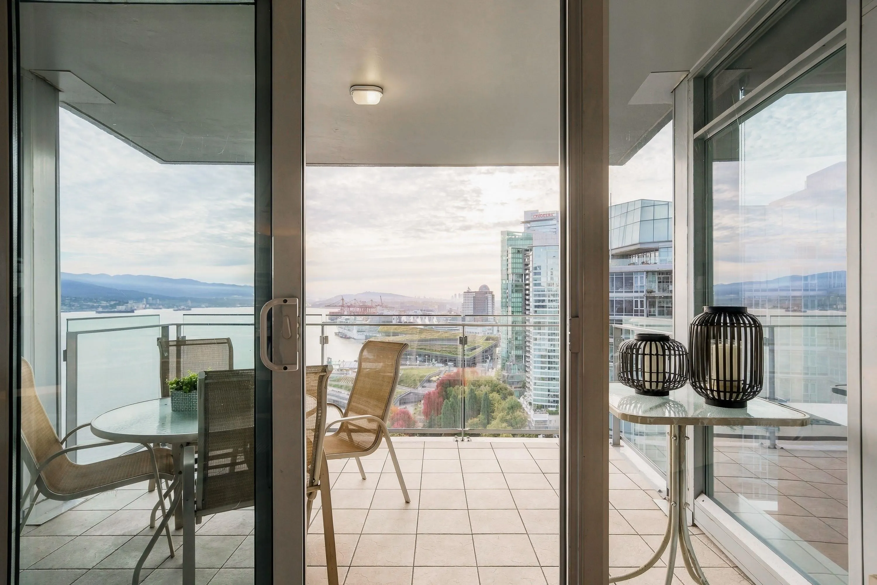 1281 W Cordova Street #2602