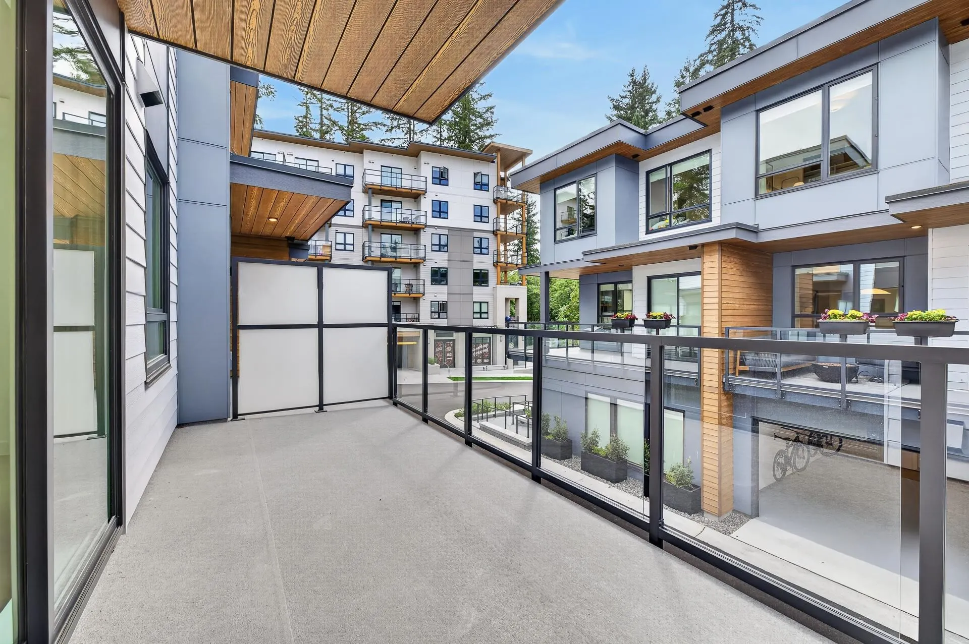 932 Lytton Street #103
