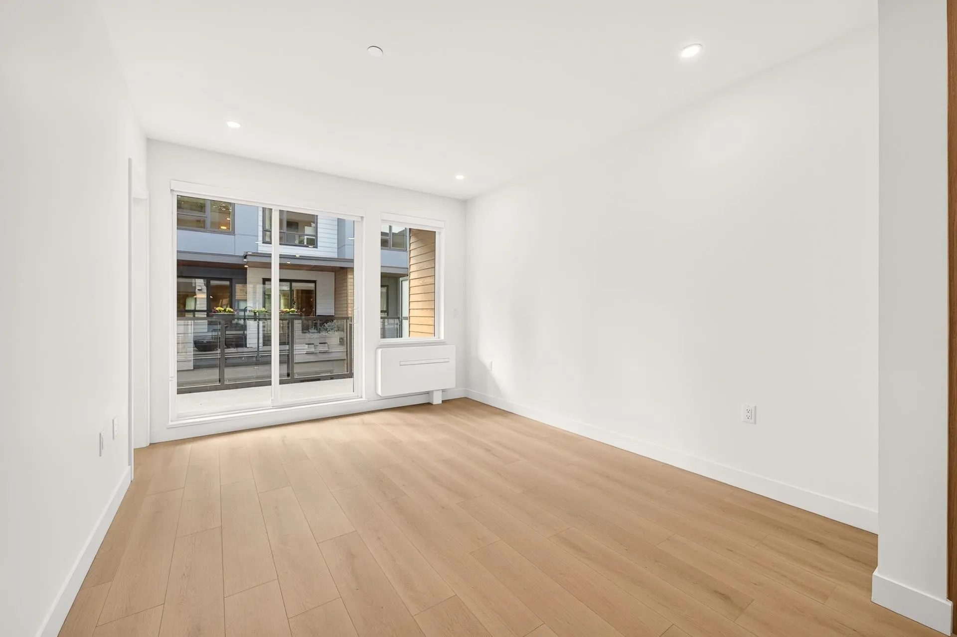 932 Lytton Street #103