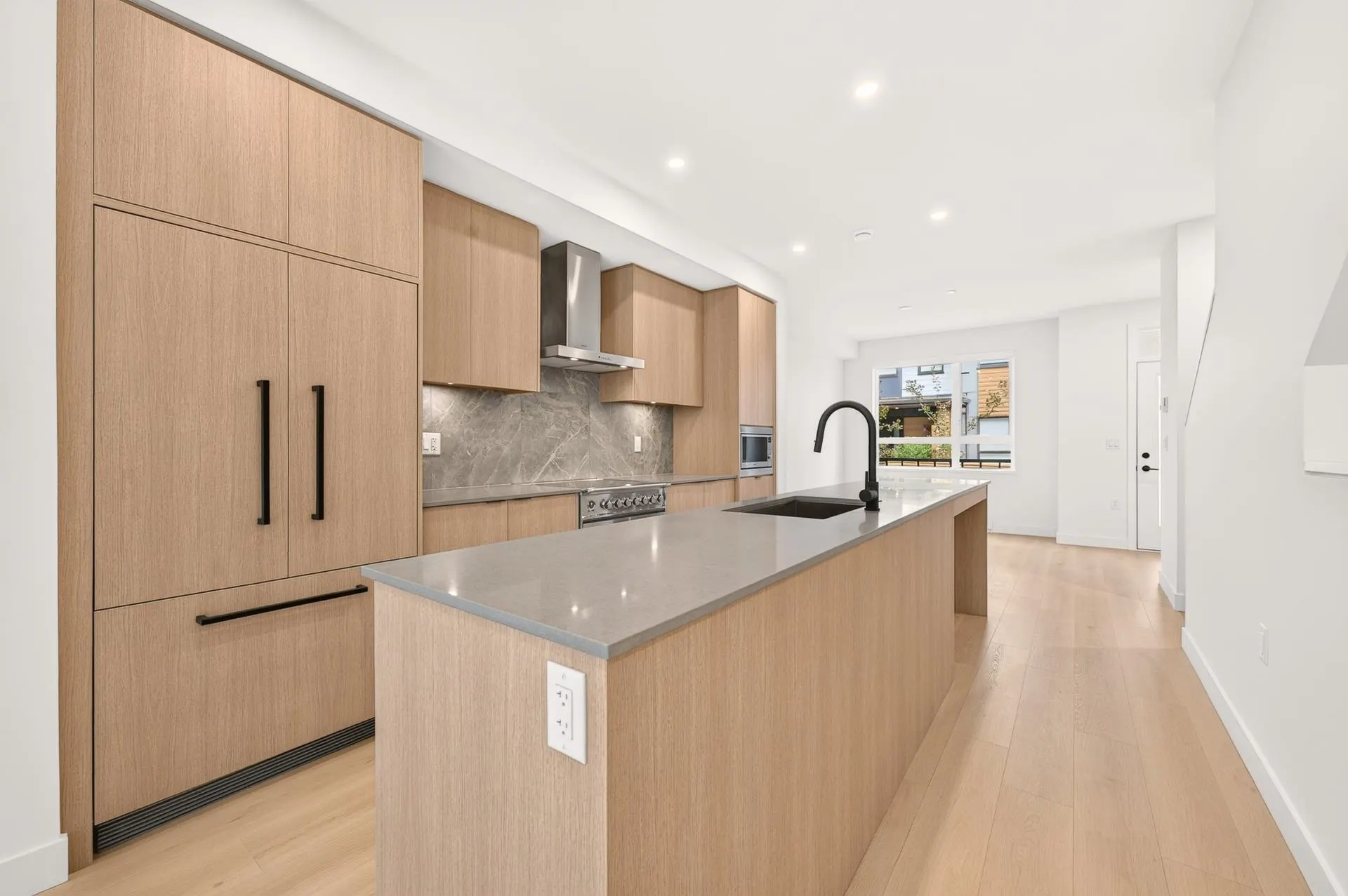 932 Lytton Street #103
