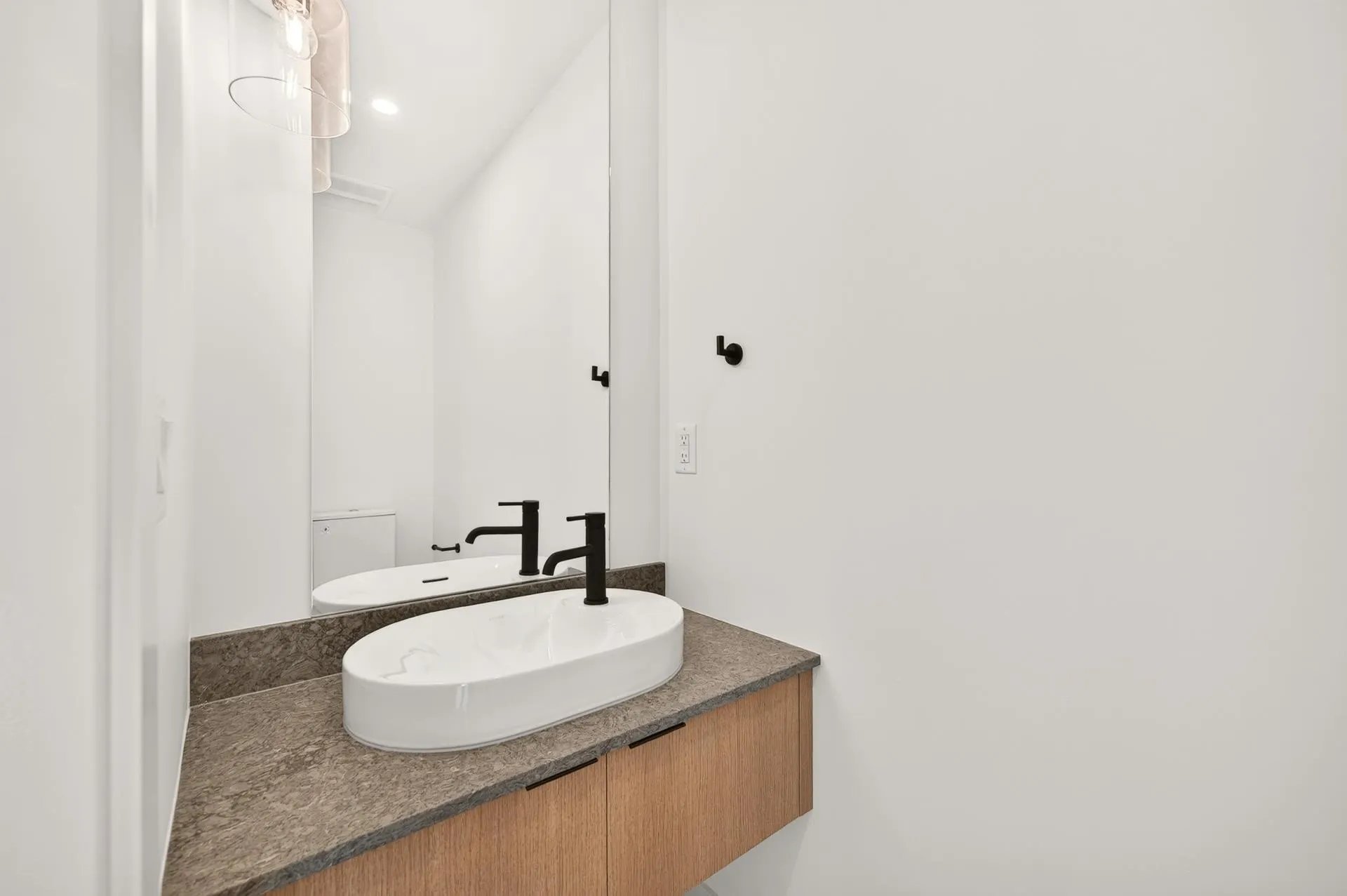 932 Lytton Street #103