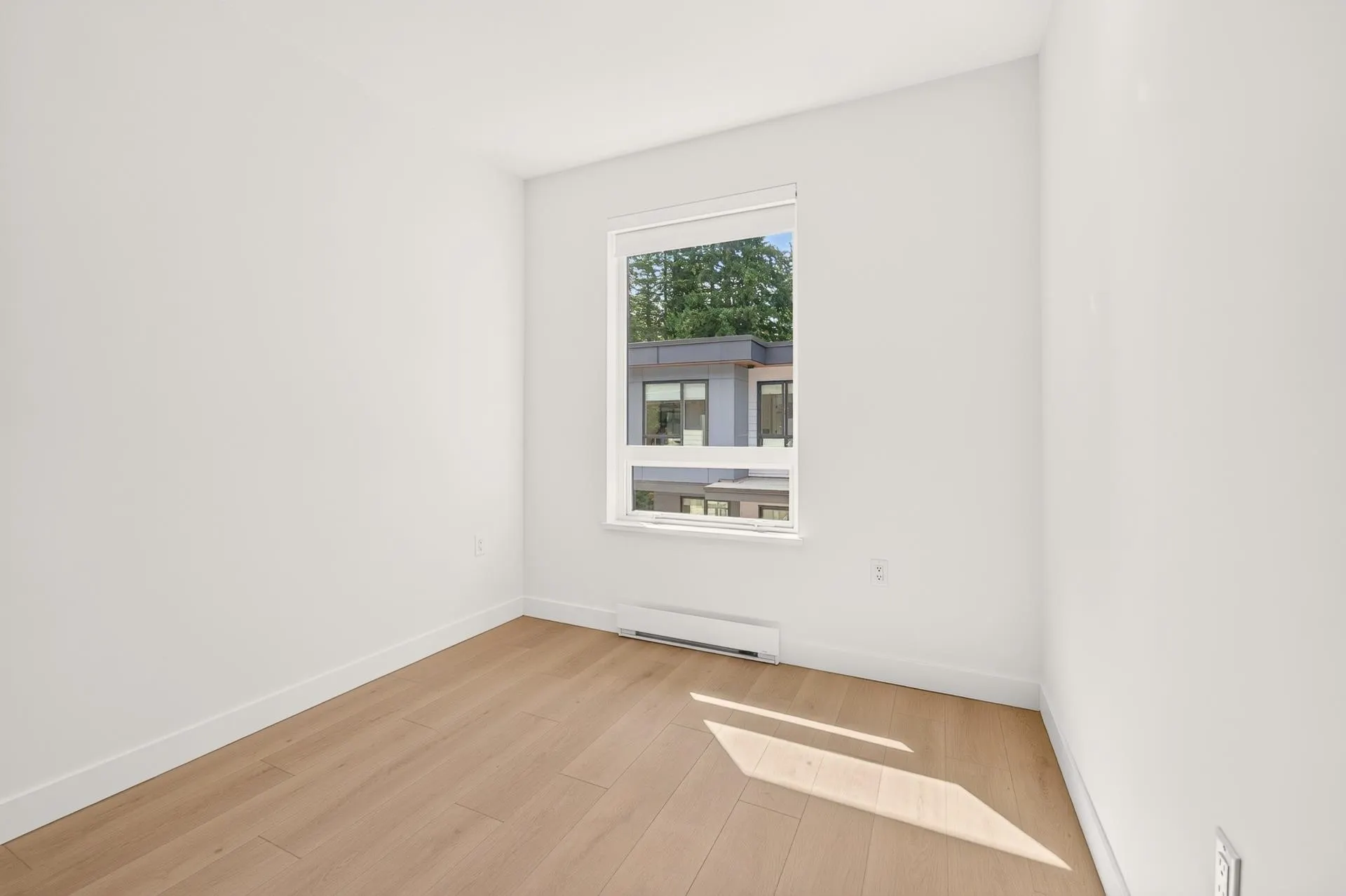 932 Lytton Street #103