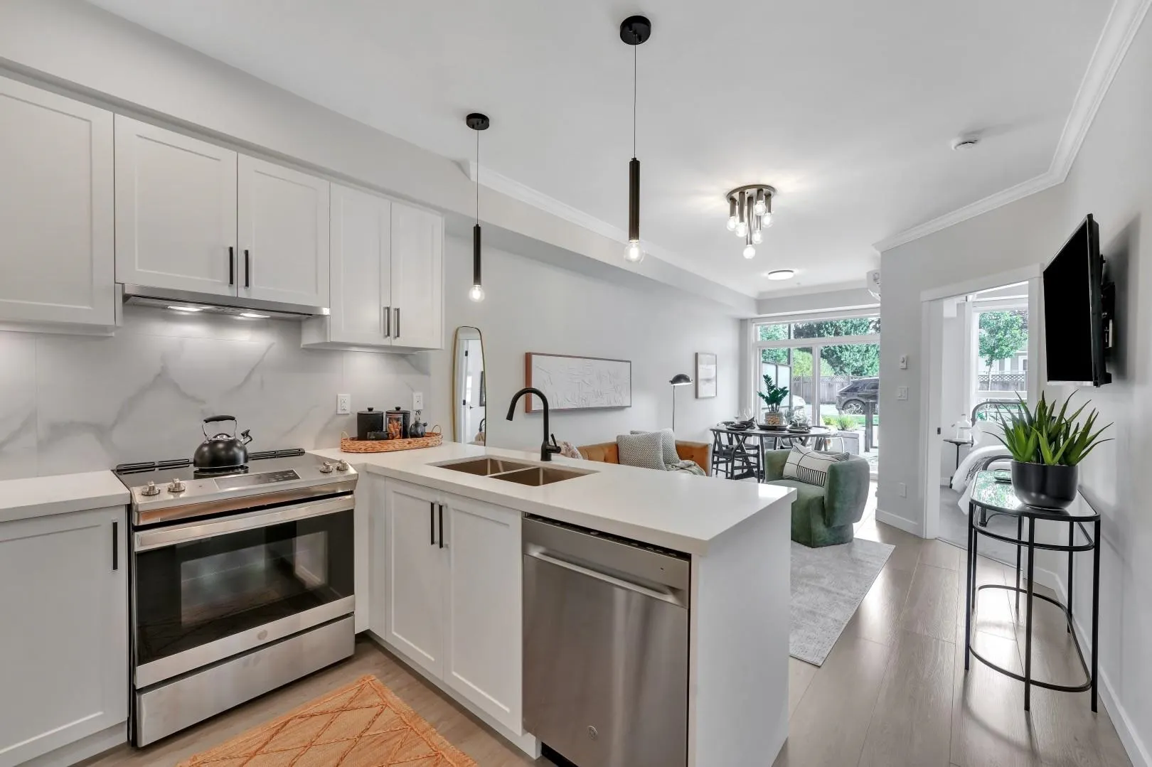 12143 223 Street #113