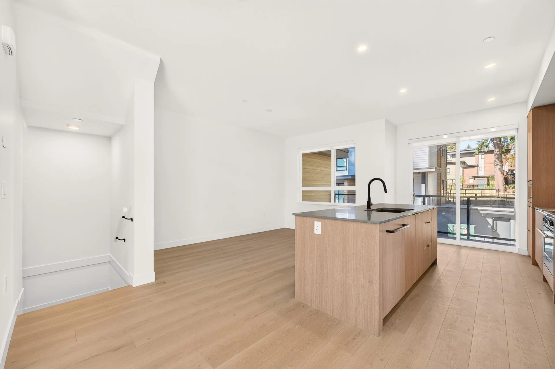 934 Lytton Street #103