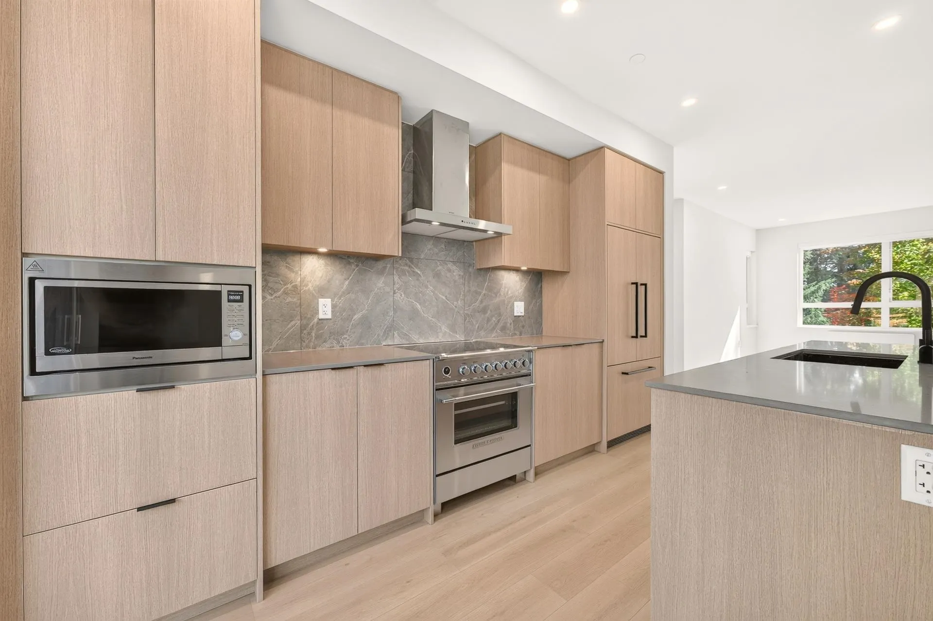 934 Lytton Street #103