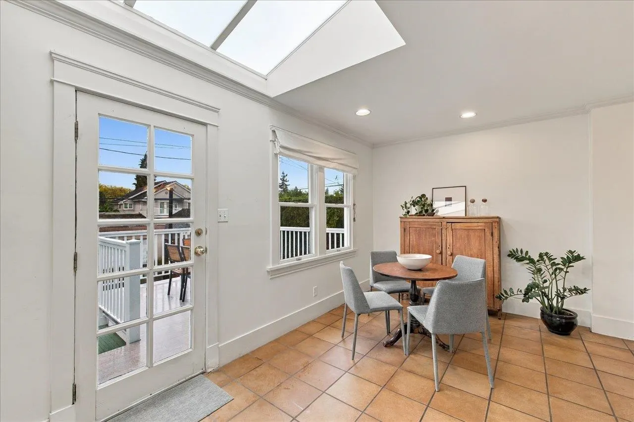 706 W 24th Avenue