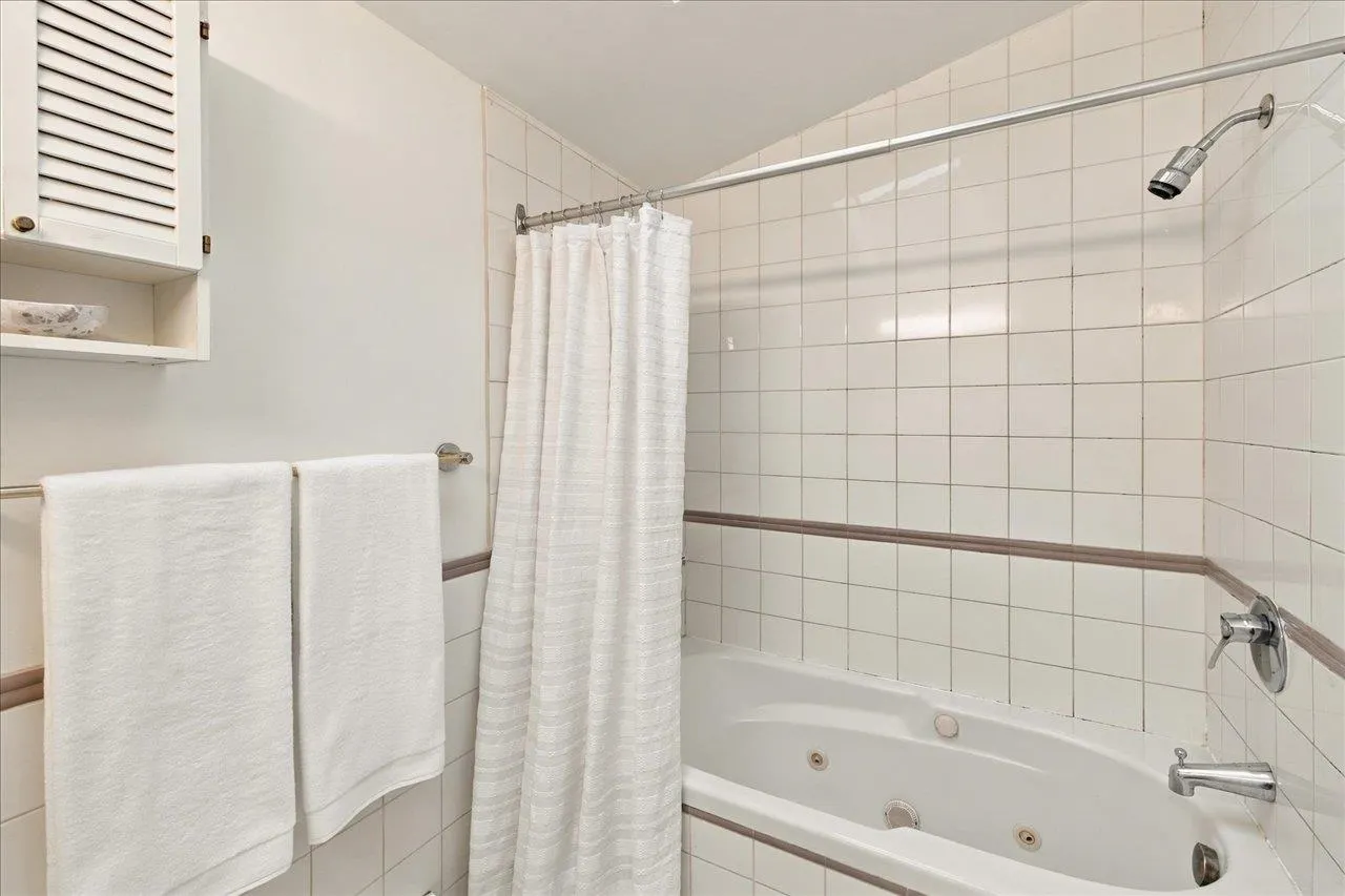 706 W 24th Avenue