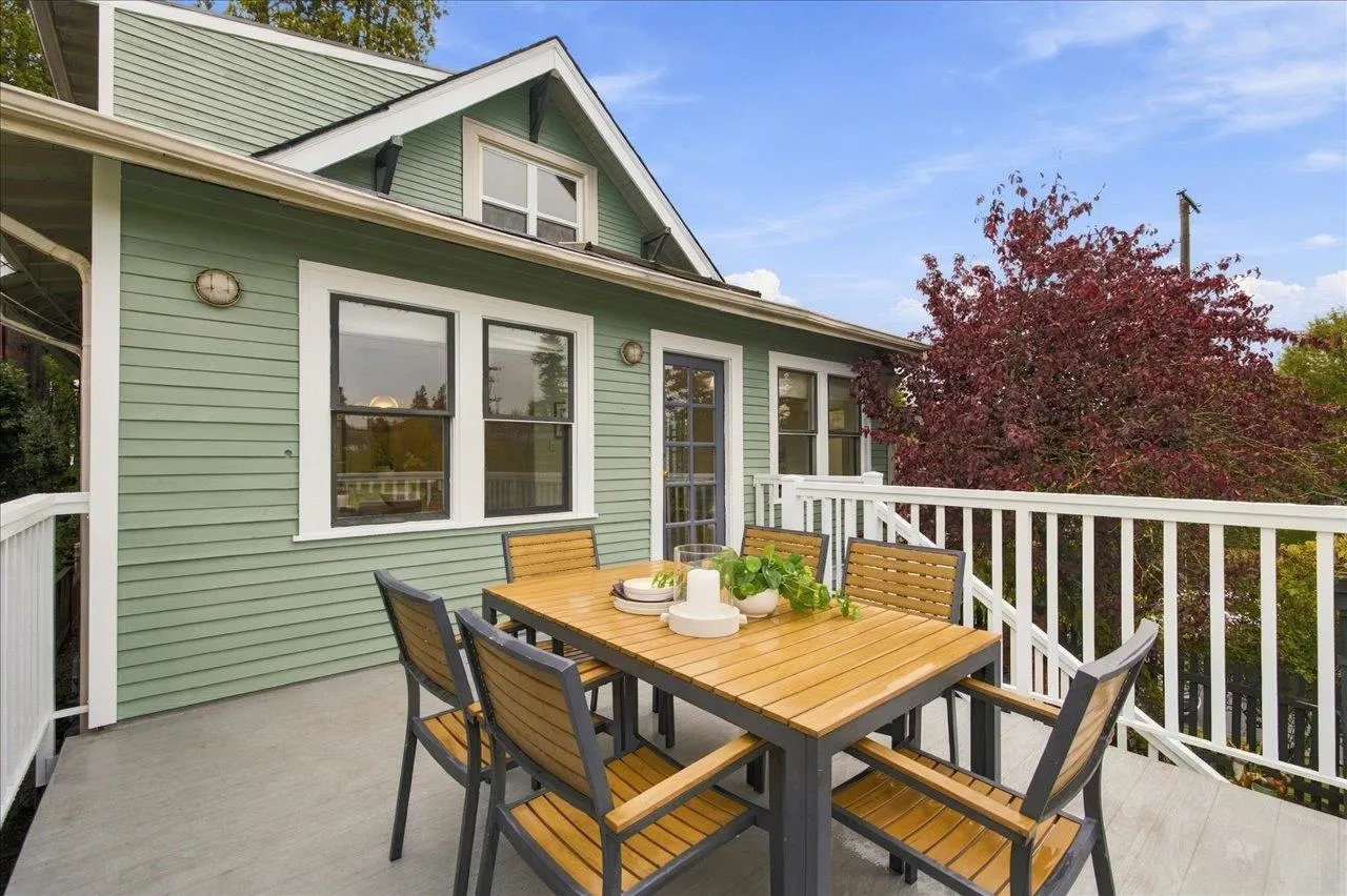 706 W 24th Avenue