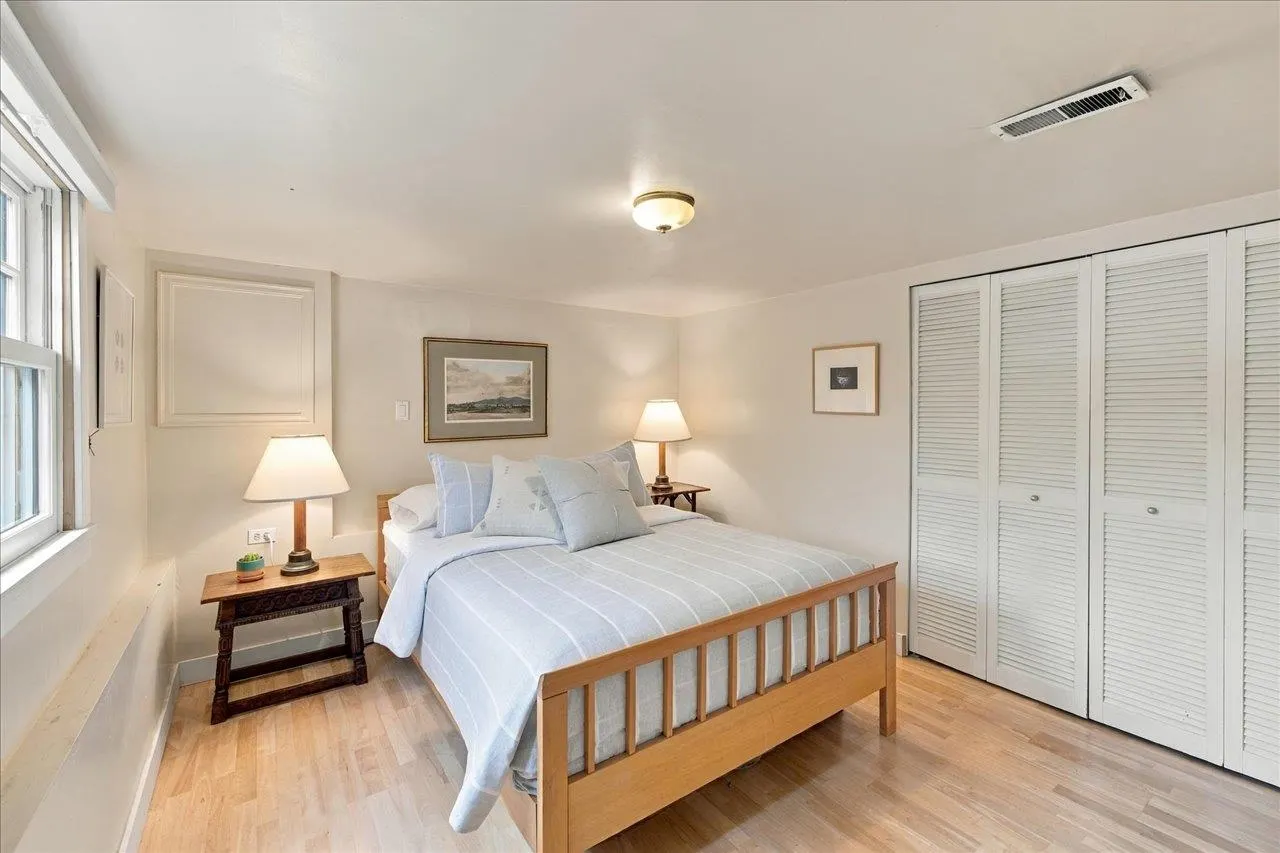 706 W 24th Avenue