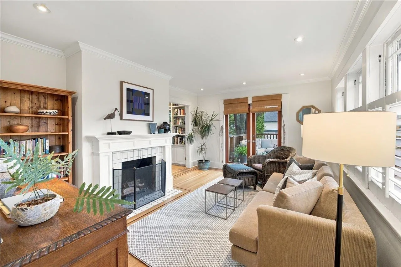 706 W 24th Avenue