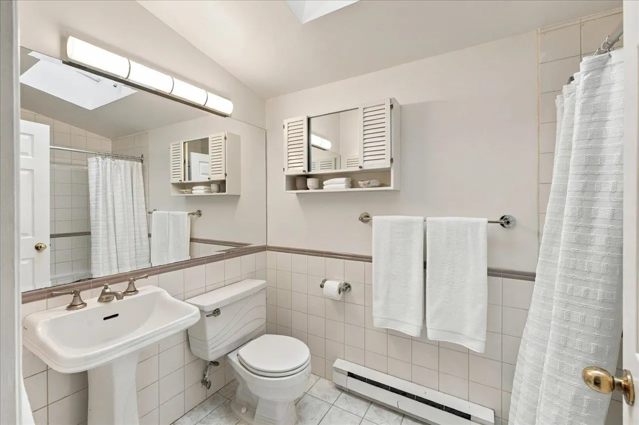 706 W 24th Avenue