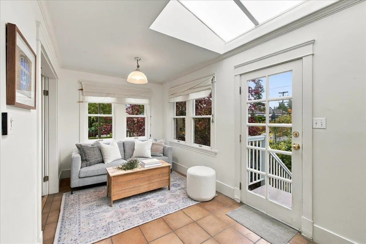 706 W 24th Avenue